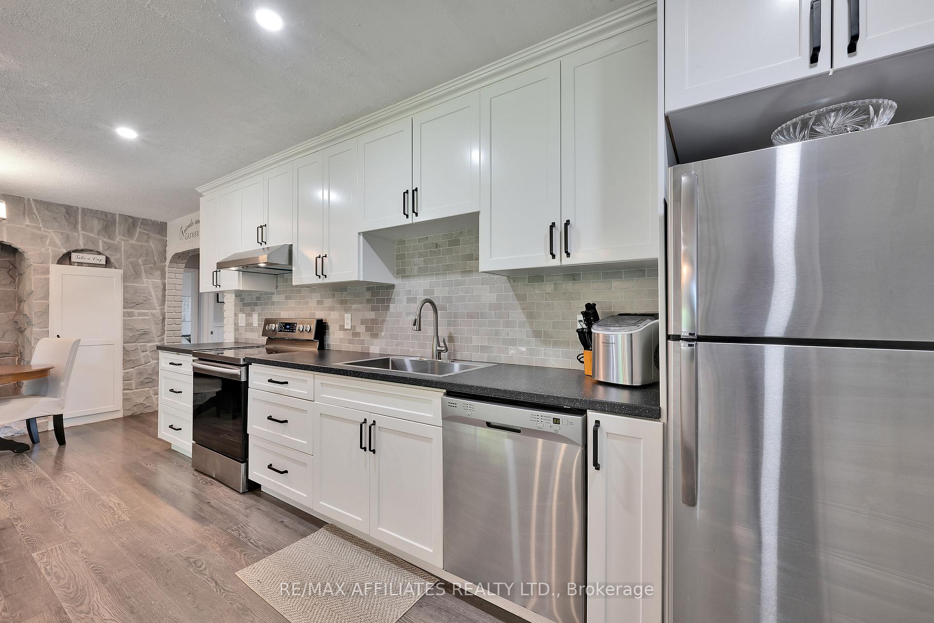 Photo 29 of 728 James Street W, Prescott — HOMEH