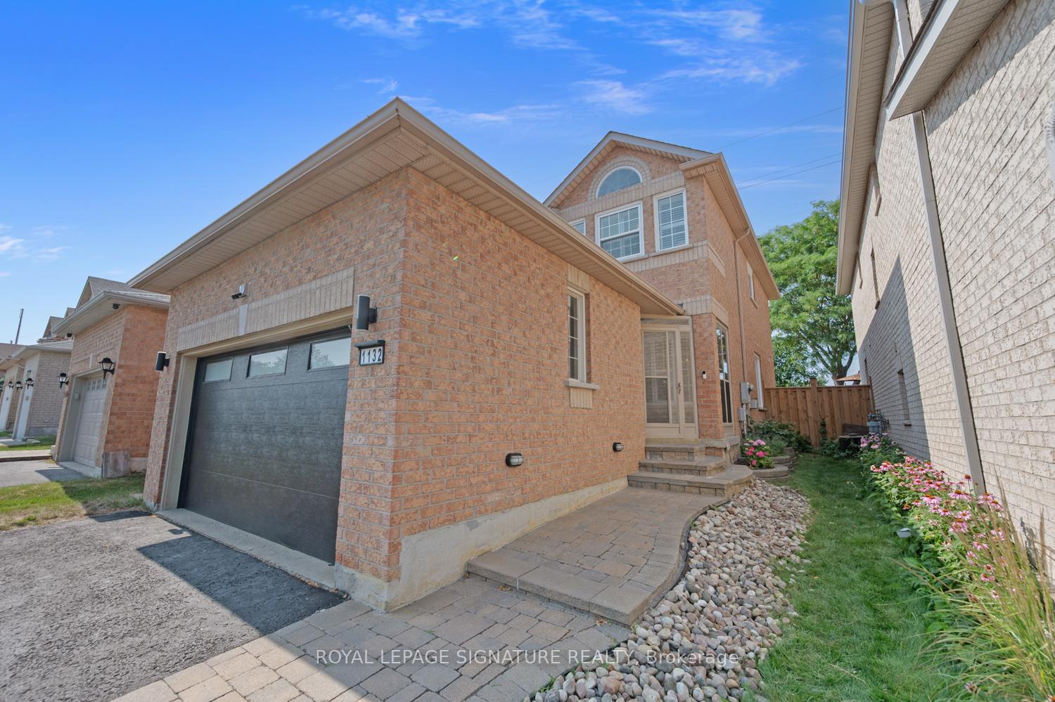 Photo 5 of 1132 Gossamer Drive, Pickering, Liverpool — HOMEH