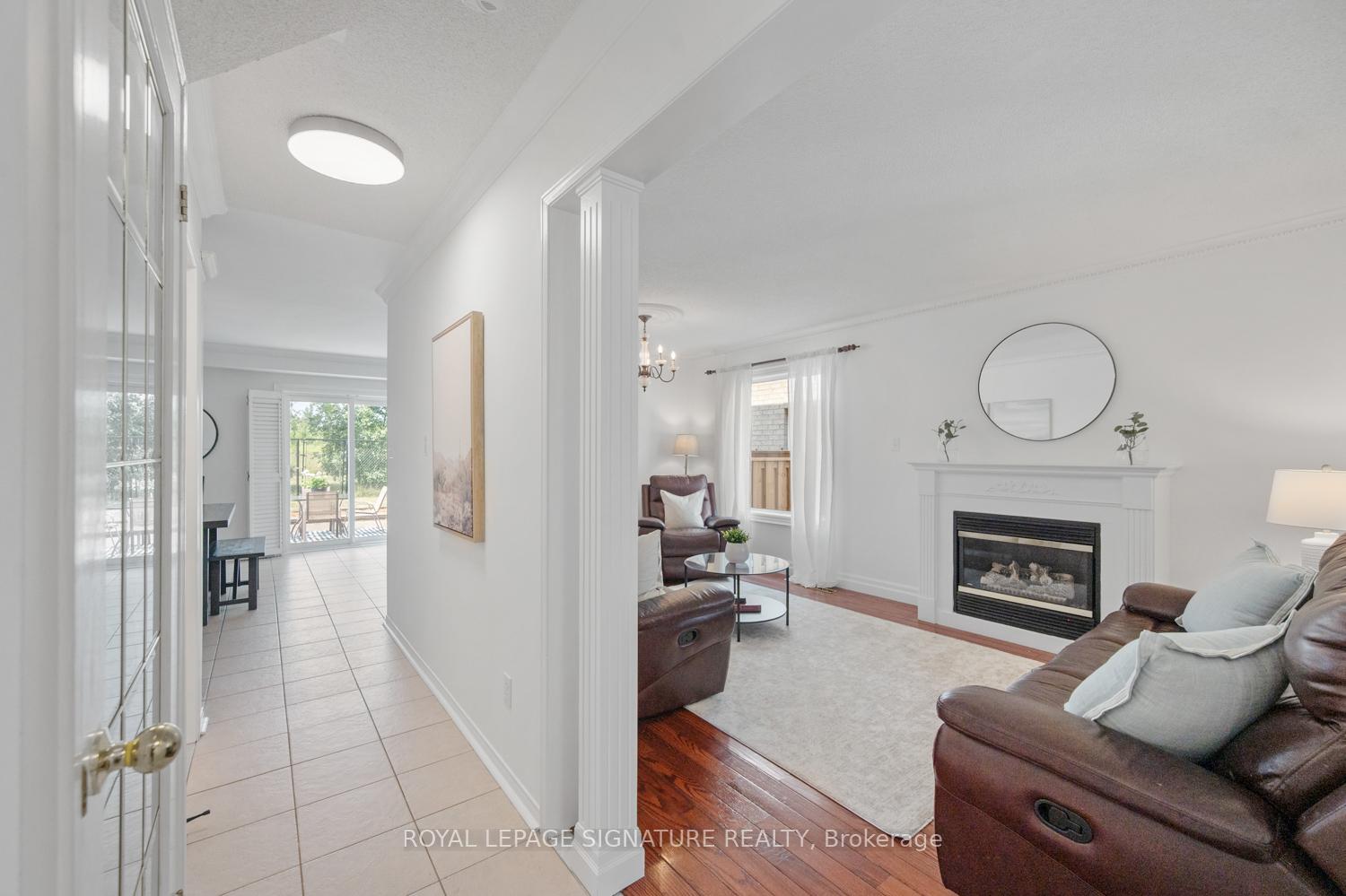 Photo 8 of 1132 Gossamer Drive, Pickering, Liverpool — HOMEH