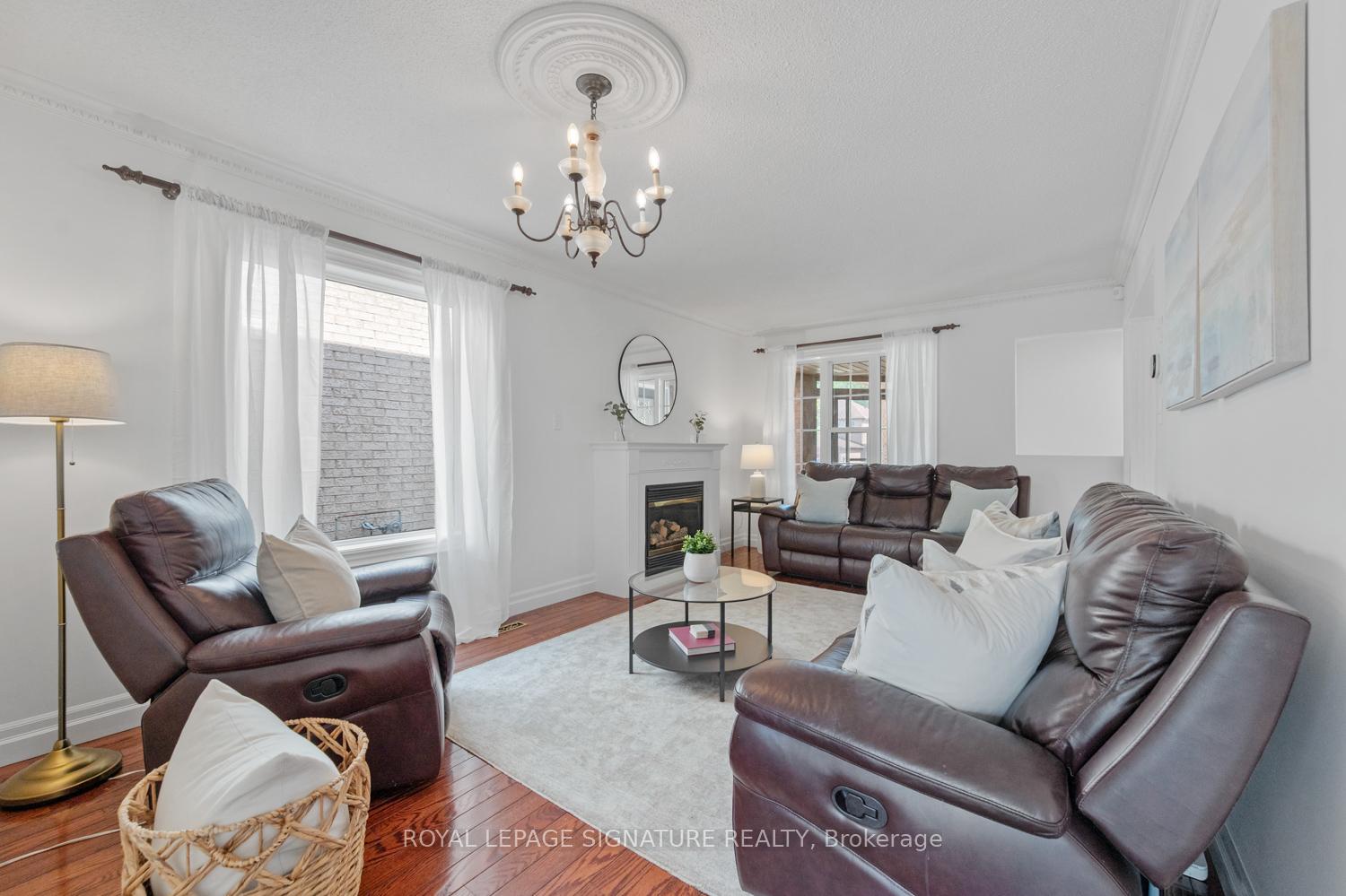 Photo 9 of 1132 Gossamer Drive, Pickering, Liverpool — HOMEH