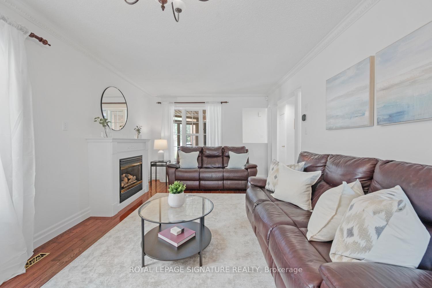Photo 11 of 1132 Gossamer Drive, Pickering, Liverpool — HOMEH