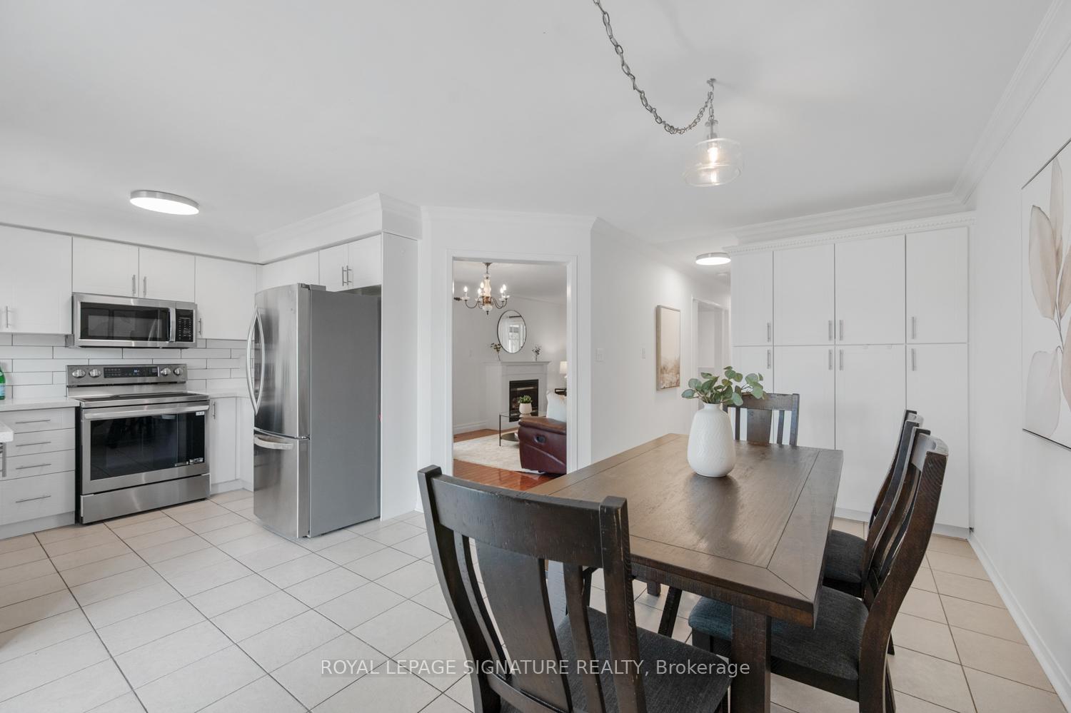 Photo 13 of 1132 Gossamer Drive, Pickering, Liverpool — HOMEH