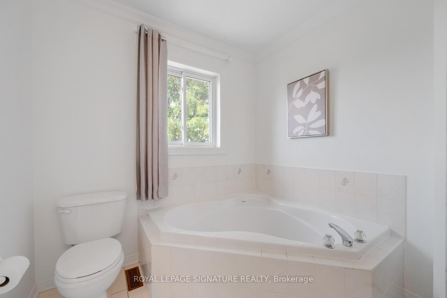 Photo 22 of 1132 Gossamer Drive, Pickering, Liverpool — HOMEH