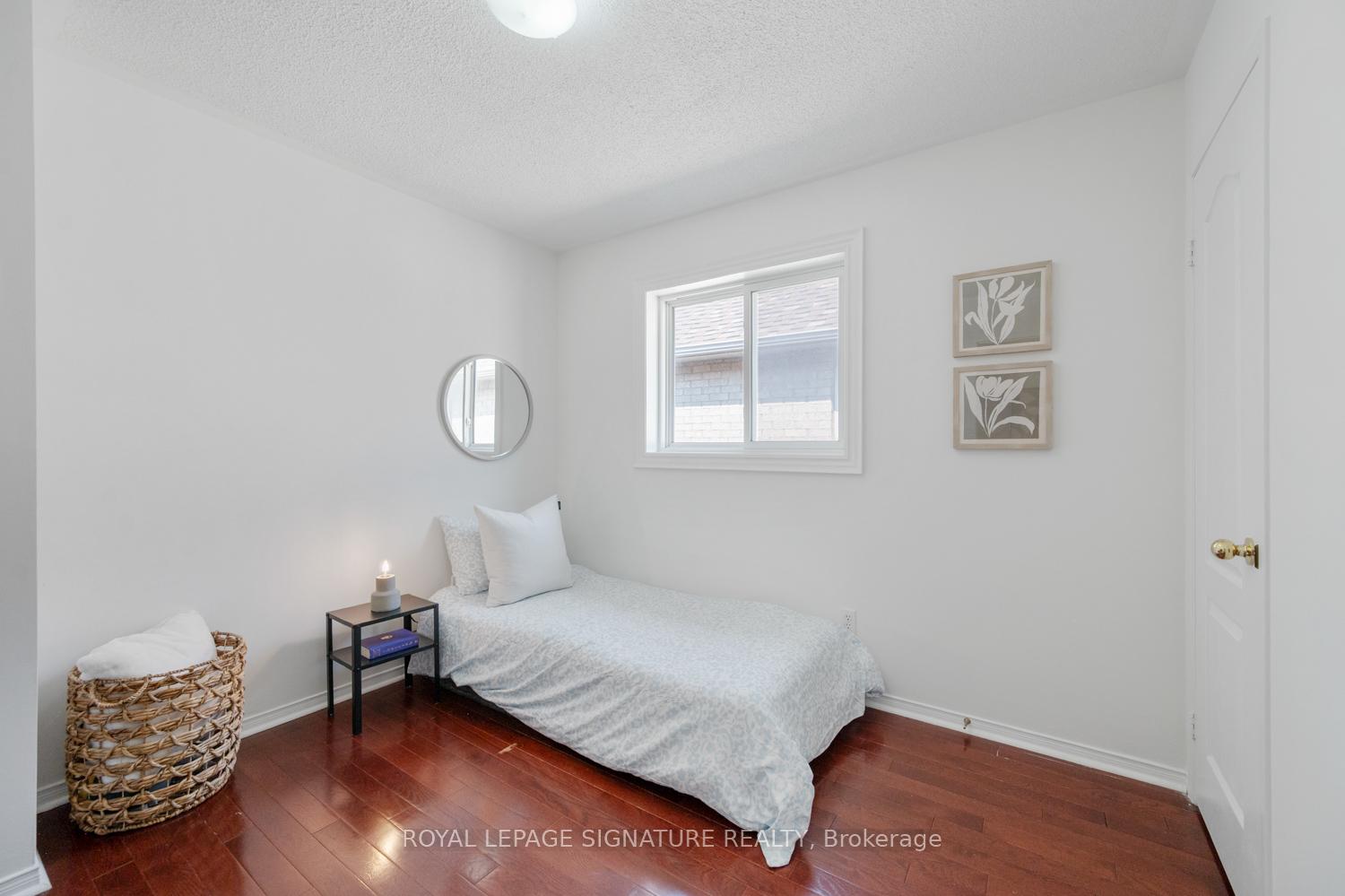 Photo 24 of 1132 Gossamer Drive, Pickering, Liverpool — HOMEH