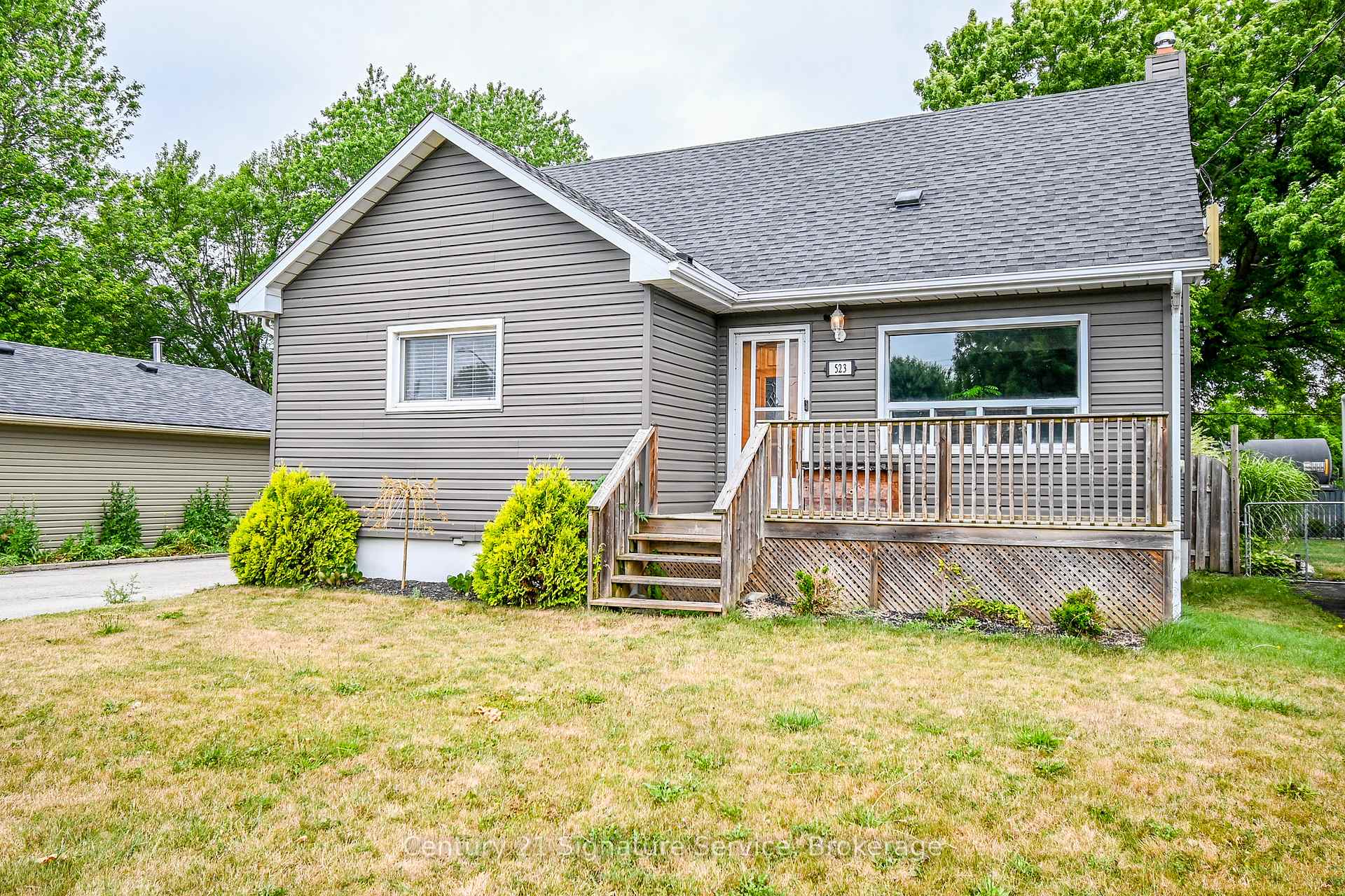 Photo 3 of 523 Clarence Street, Port Colborne, Sugarloaf — HOMEH