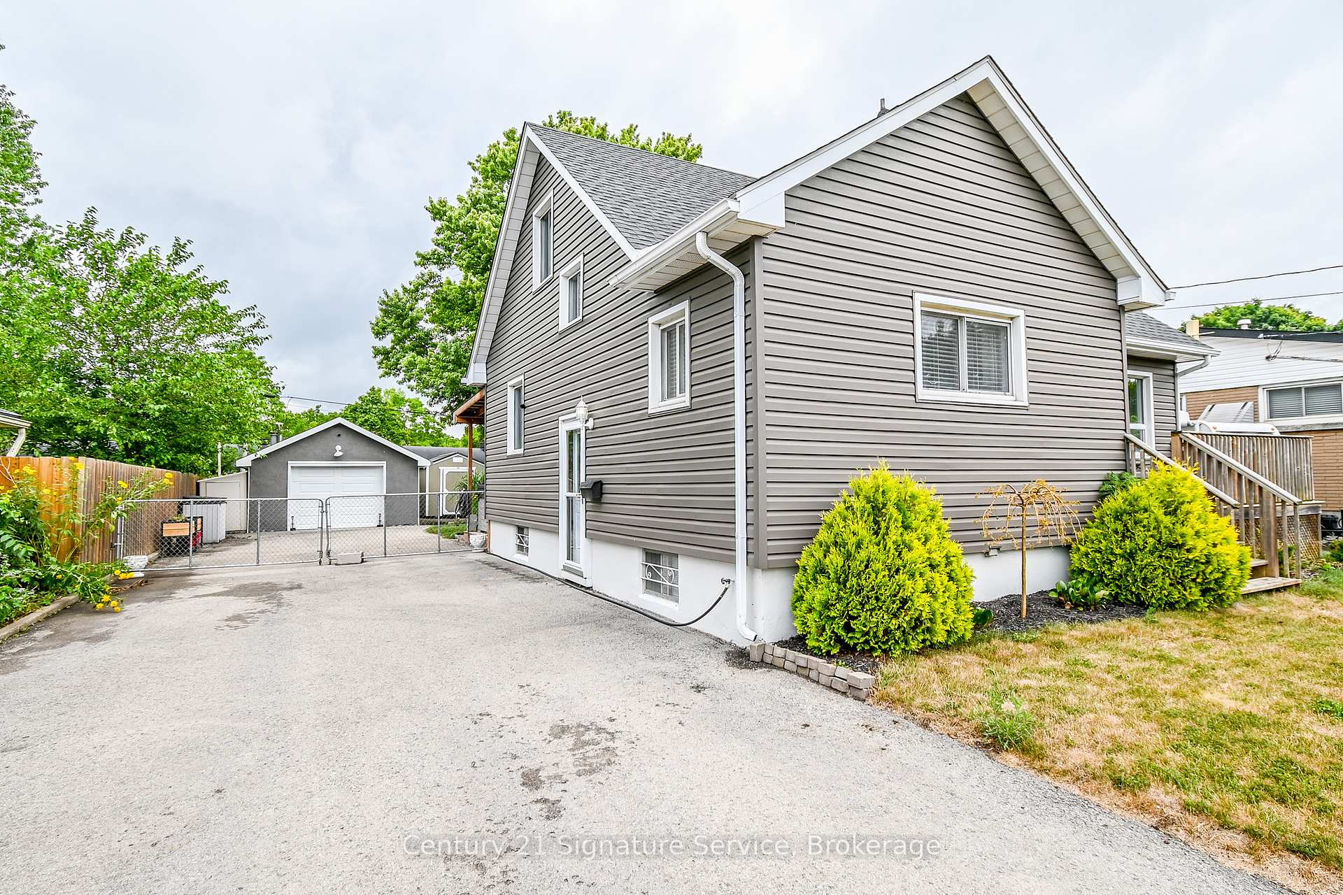 Photo 4 of 523 Clarence Street, Port Colborne, Sugarloaf — HOMEH
