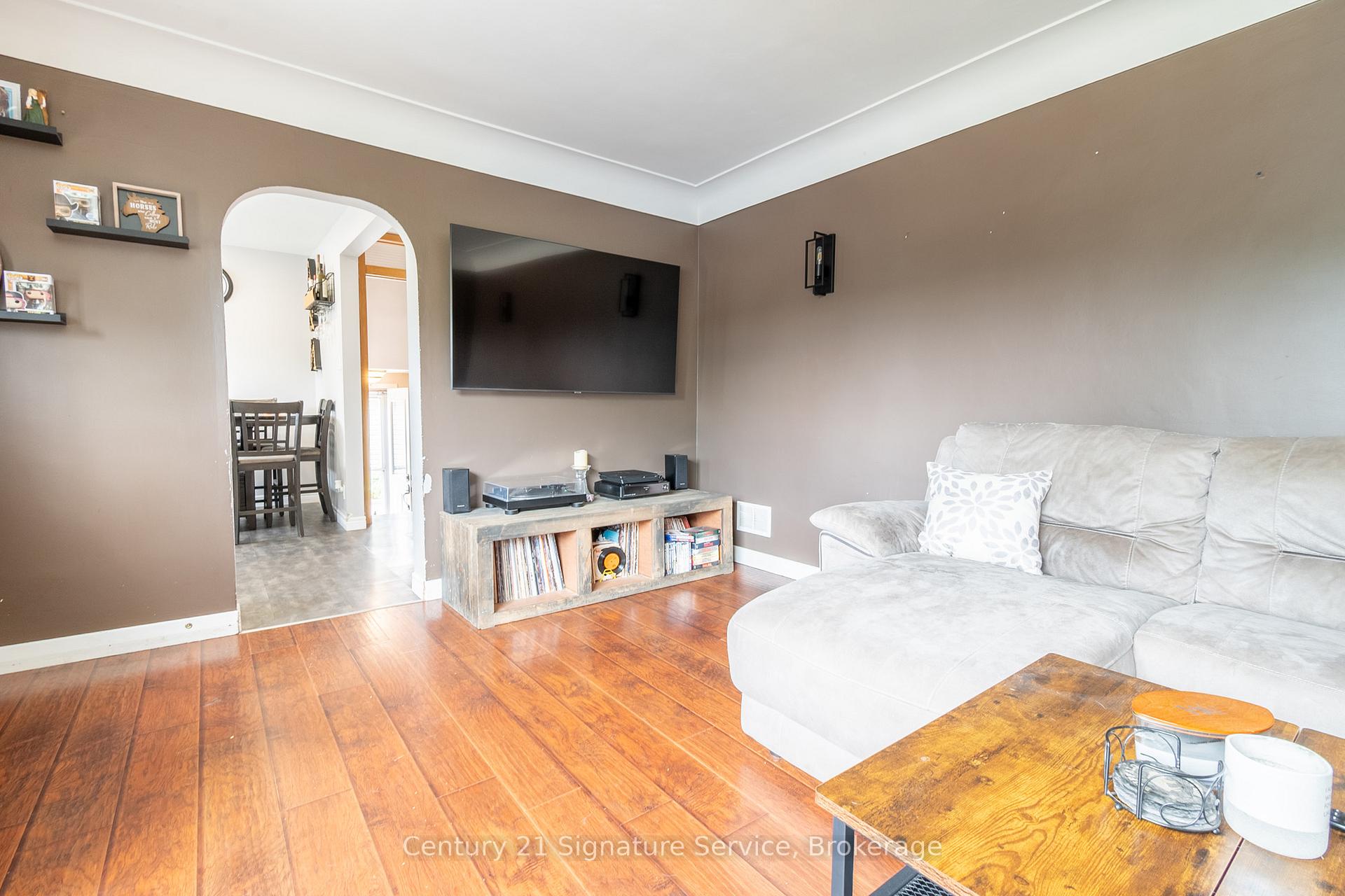 Photo 10 of 523 Clarence Street, Port Colborne, Sugarloaf — HOMEH