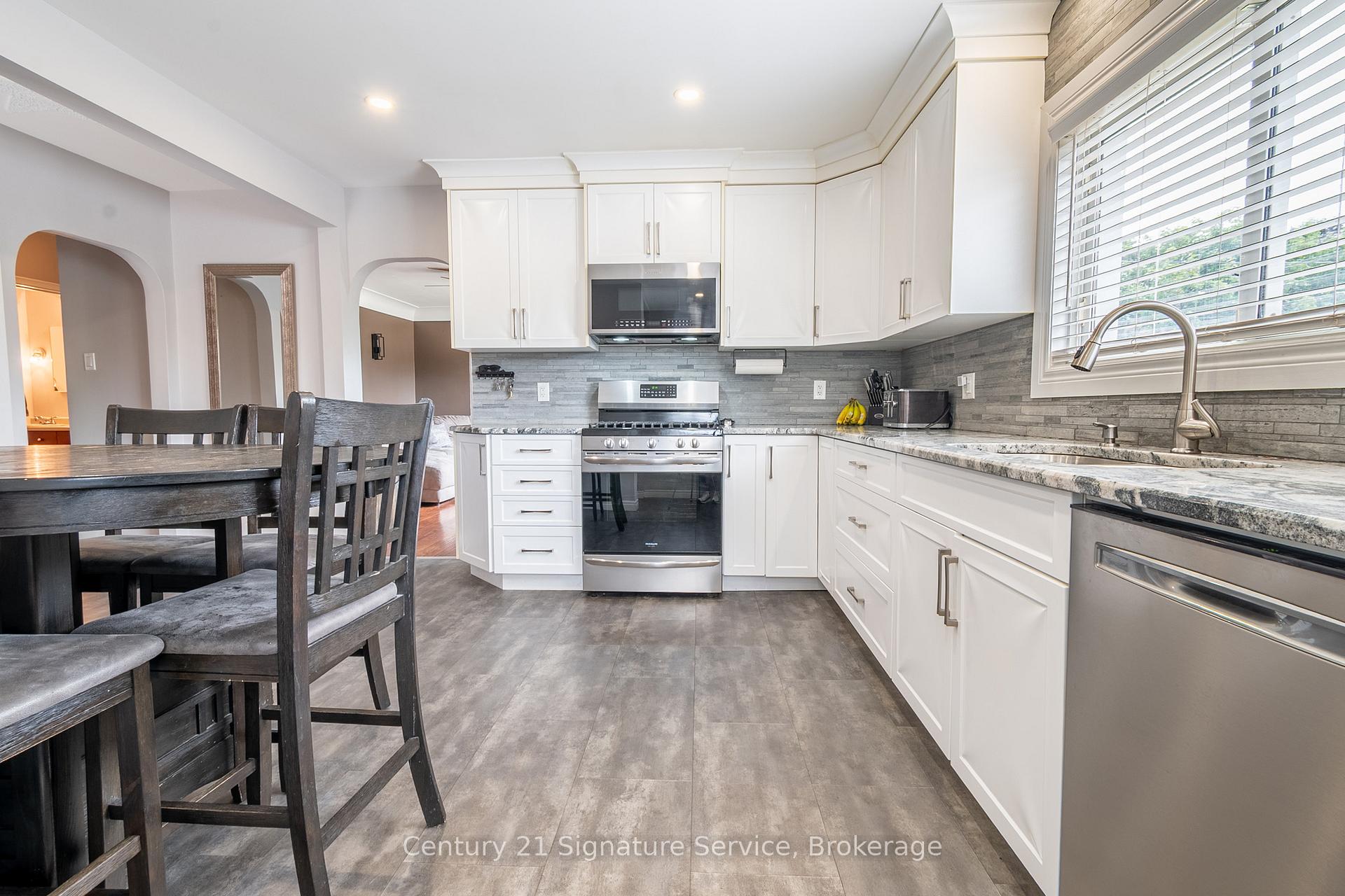 Photo 13 of 523 Clarence Street, Port Colborne, Sugarloaf — HOMEH