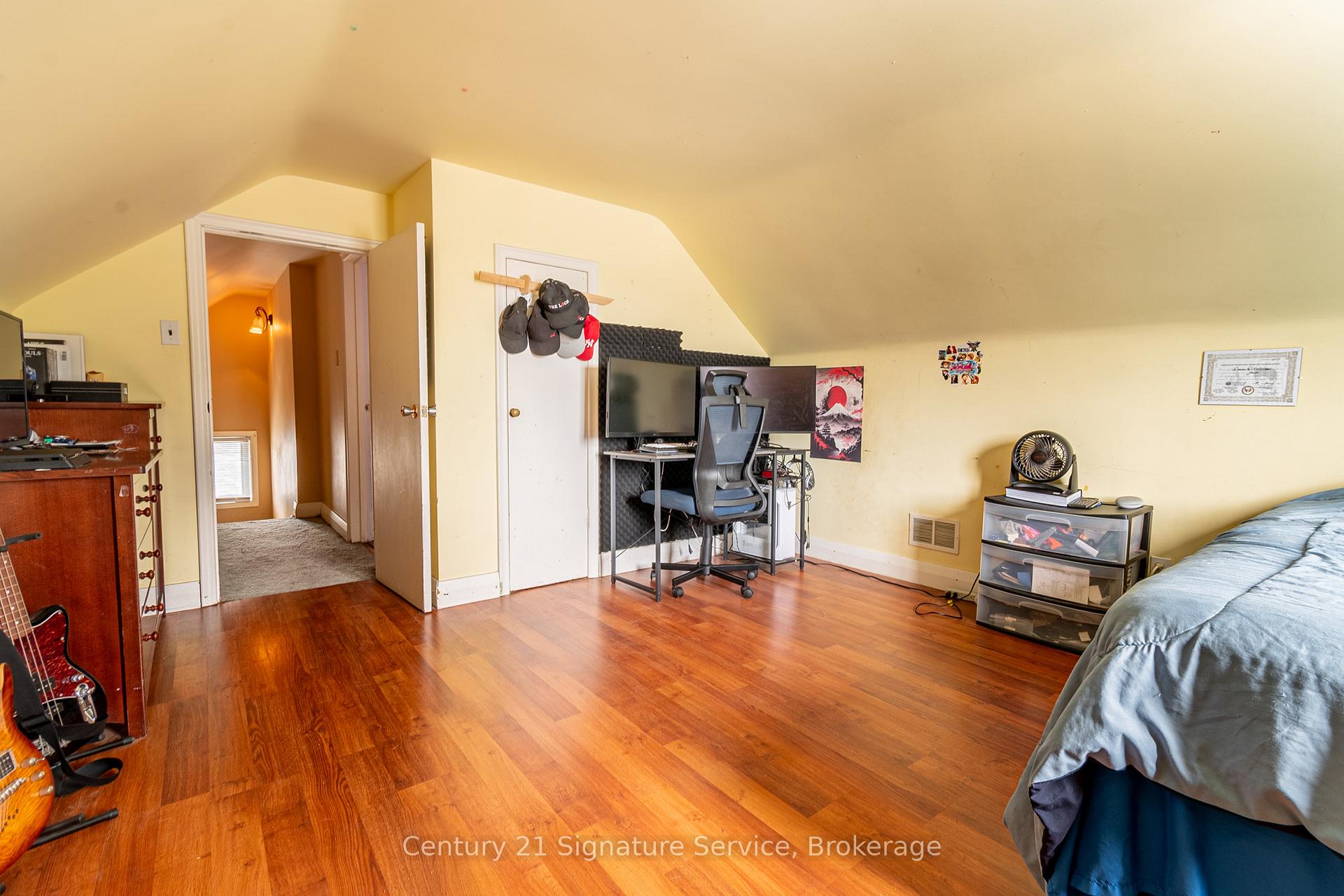 Photo 24 of 523 Clarence Street, Port Colborne, Sugarloaf — HOMEH