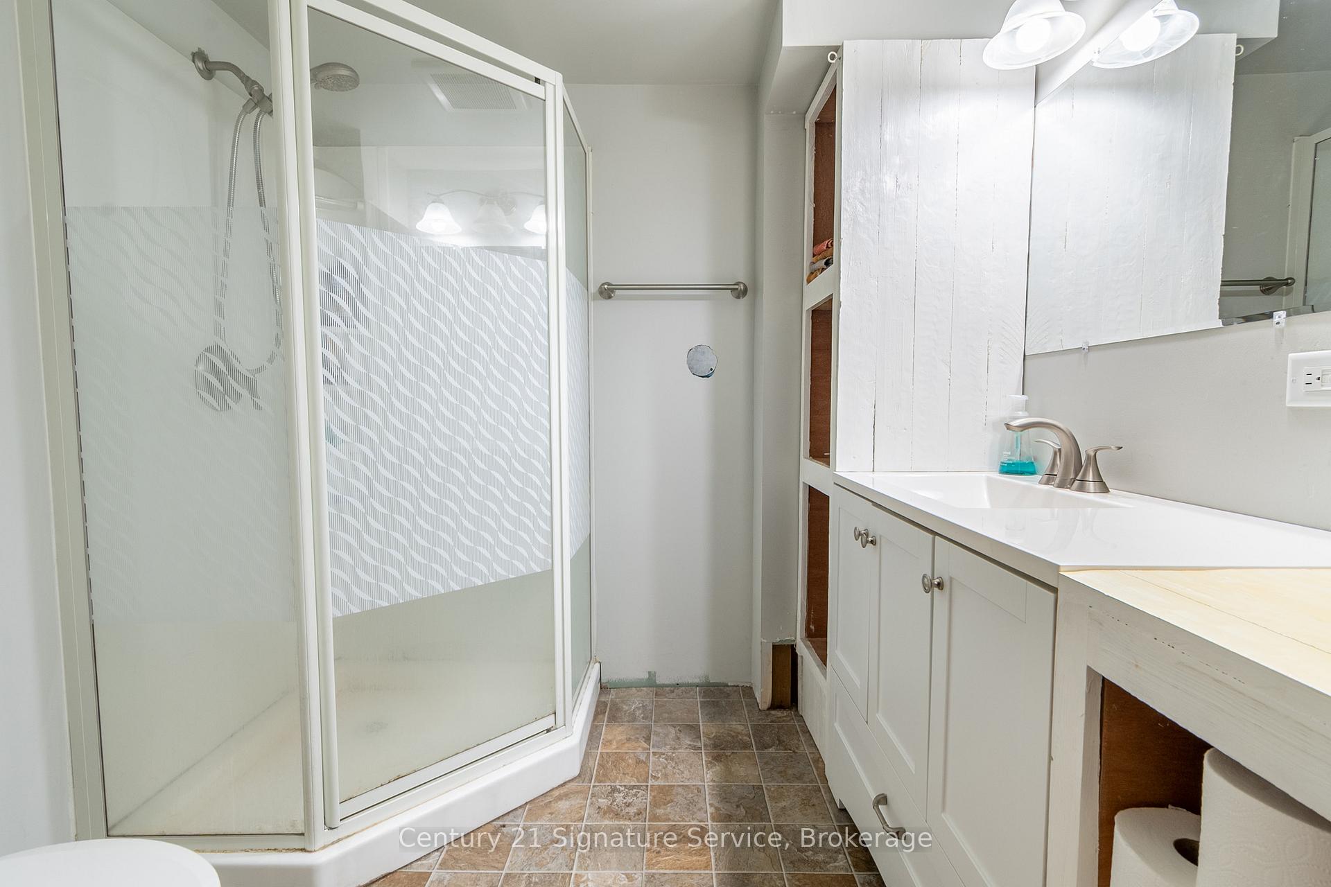 Photo 28 of 523 Clarence Street, Port Colborne, Sugarloaf — HOMEH