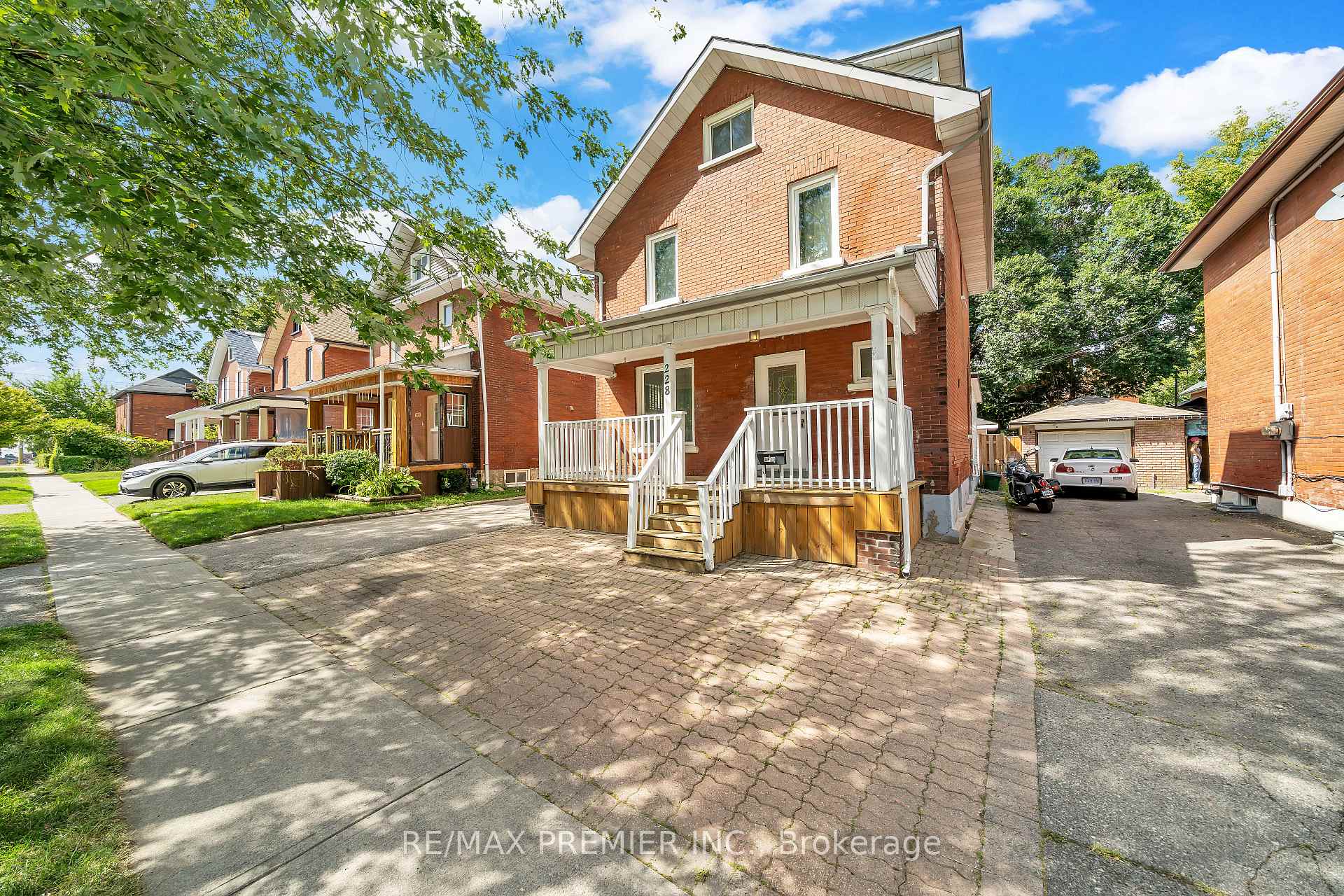 Photo 2 of 228 Bruce Street, Oshawa, Central — HOMEH