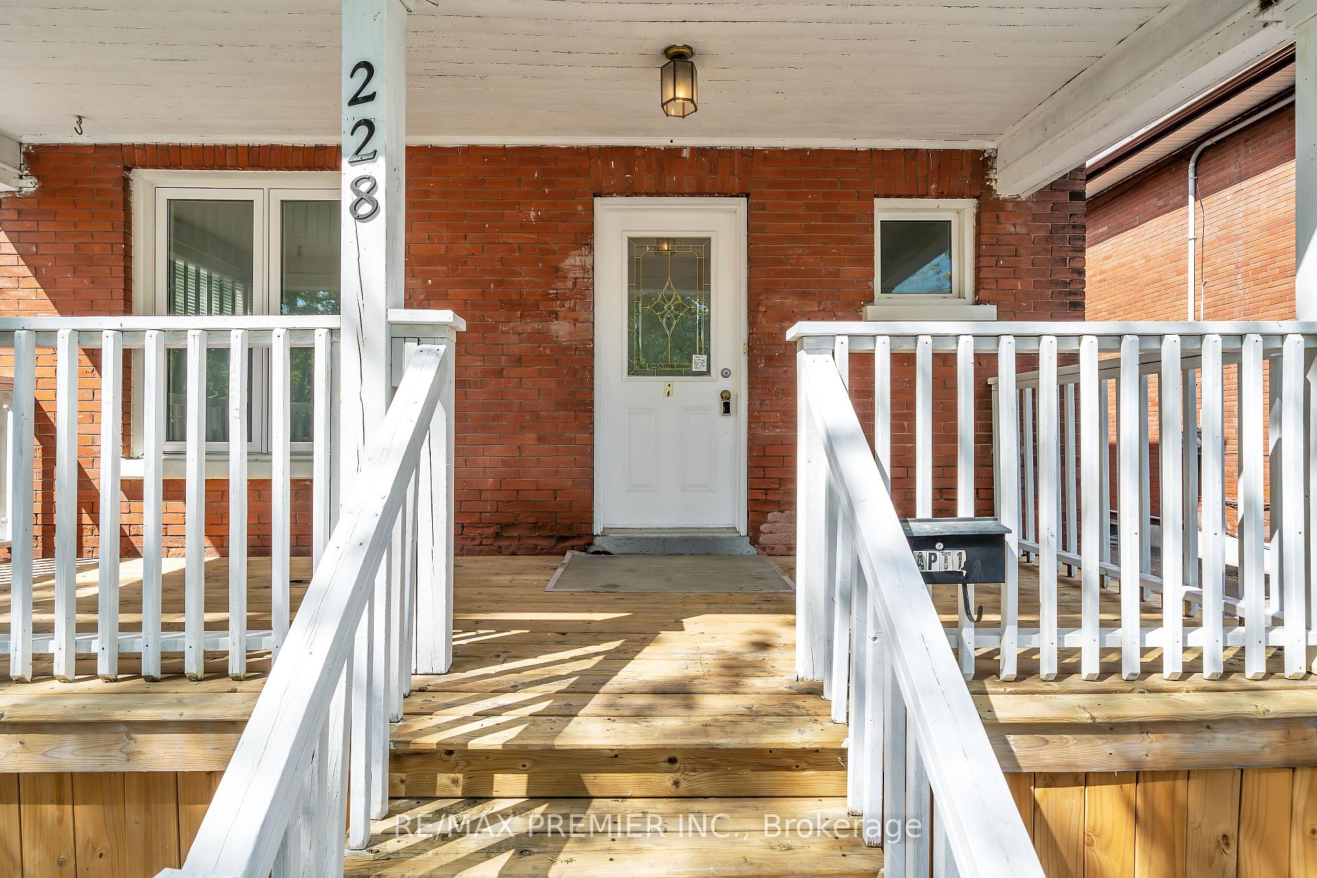 Photo 3 of 228 Bruce Street, Oshawa, Central — HOMEH