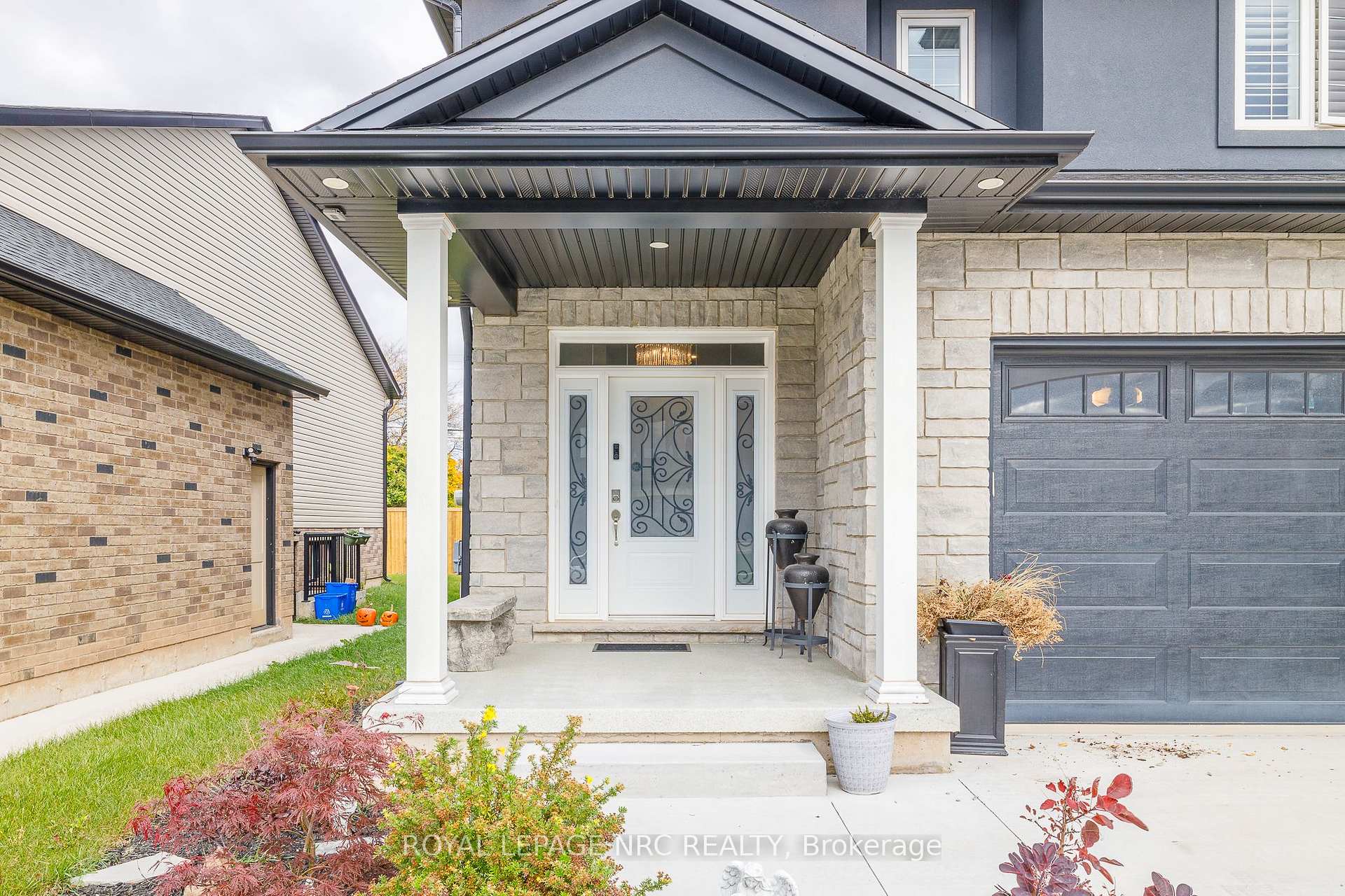 Photo 3 of 7126 Parsa Street, Niagara Falls, Brown — HOMEH