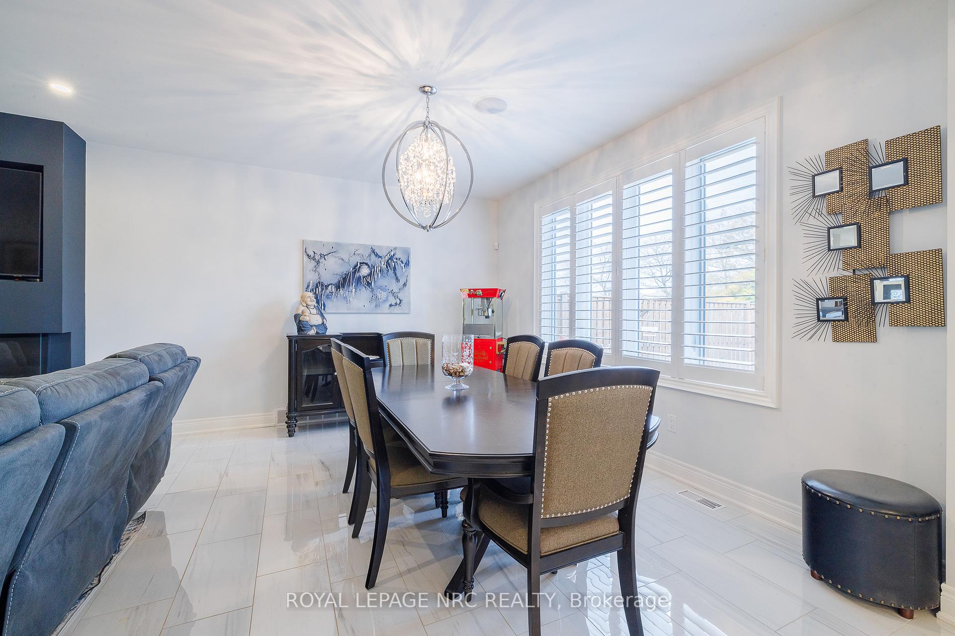 Photo 12 of 7126 Parsa Street, Niagara Falls, Brown — HOMEH