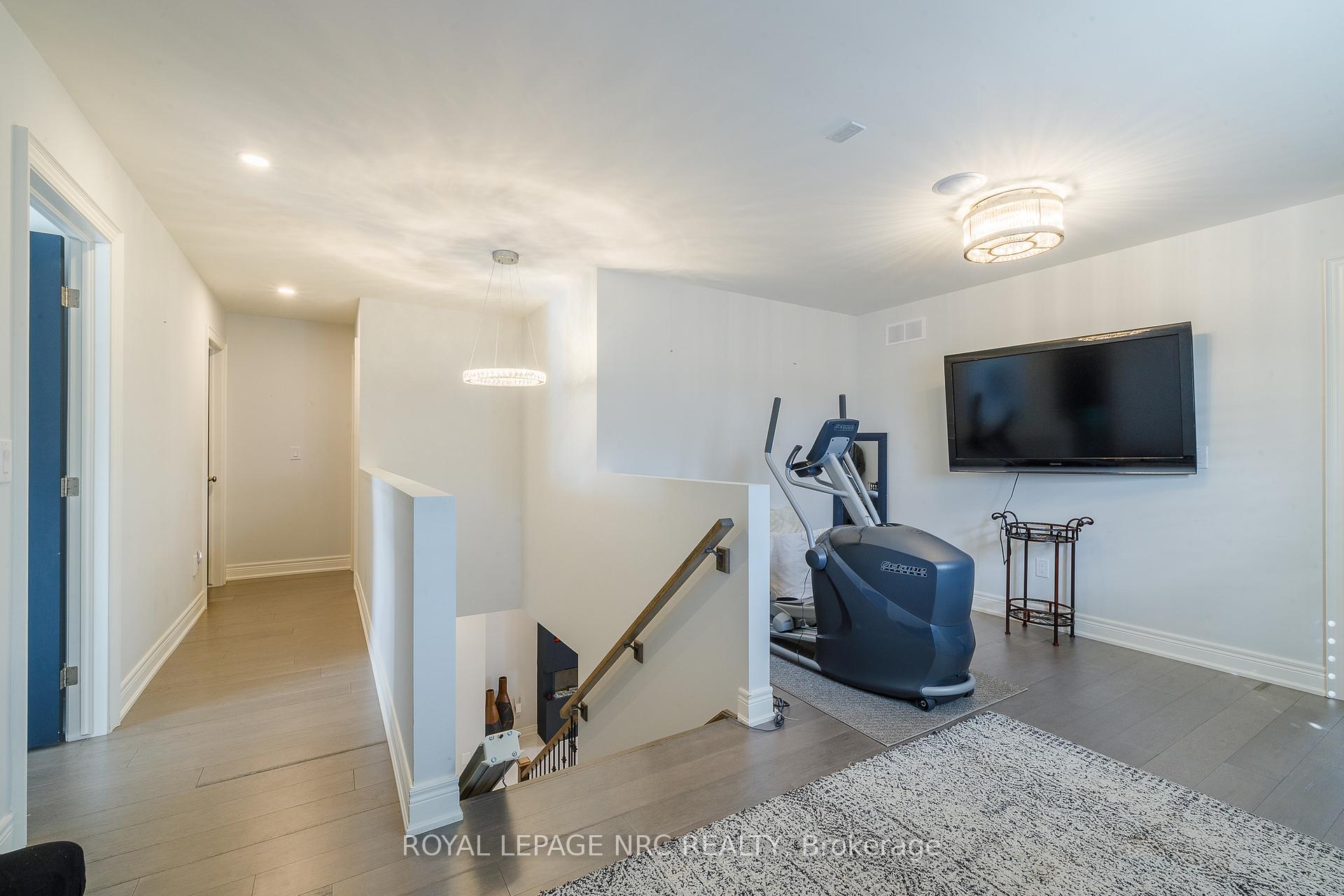 Photo 21 of 7126 Parsa Street, Niagara Falls, Brown — HOMEH