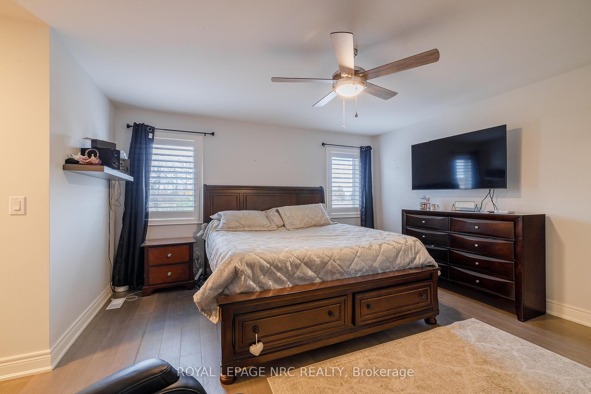 Photo 23 of 7126 Parsa Street, Niagara Falls, Brown — HOMEH