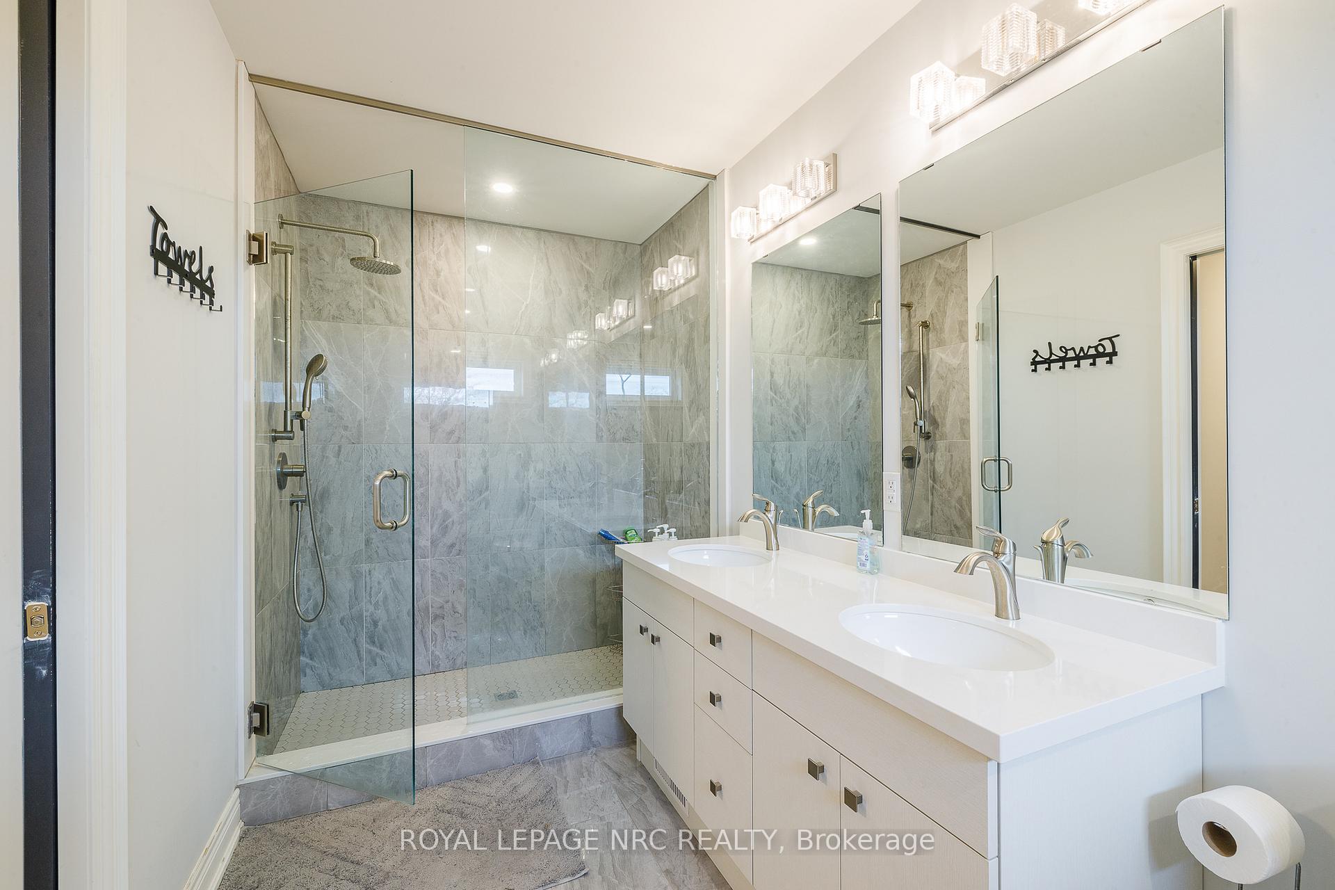 Photo 25 of 7126 Parsa Street, Niagara Falls, Brown — HOMEH