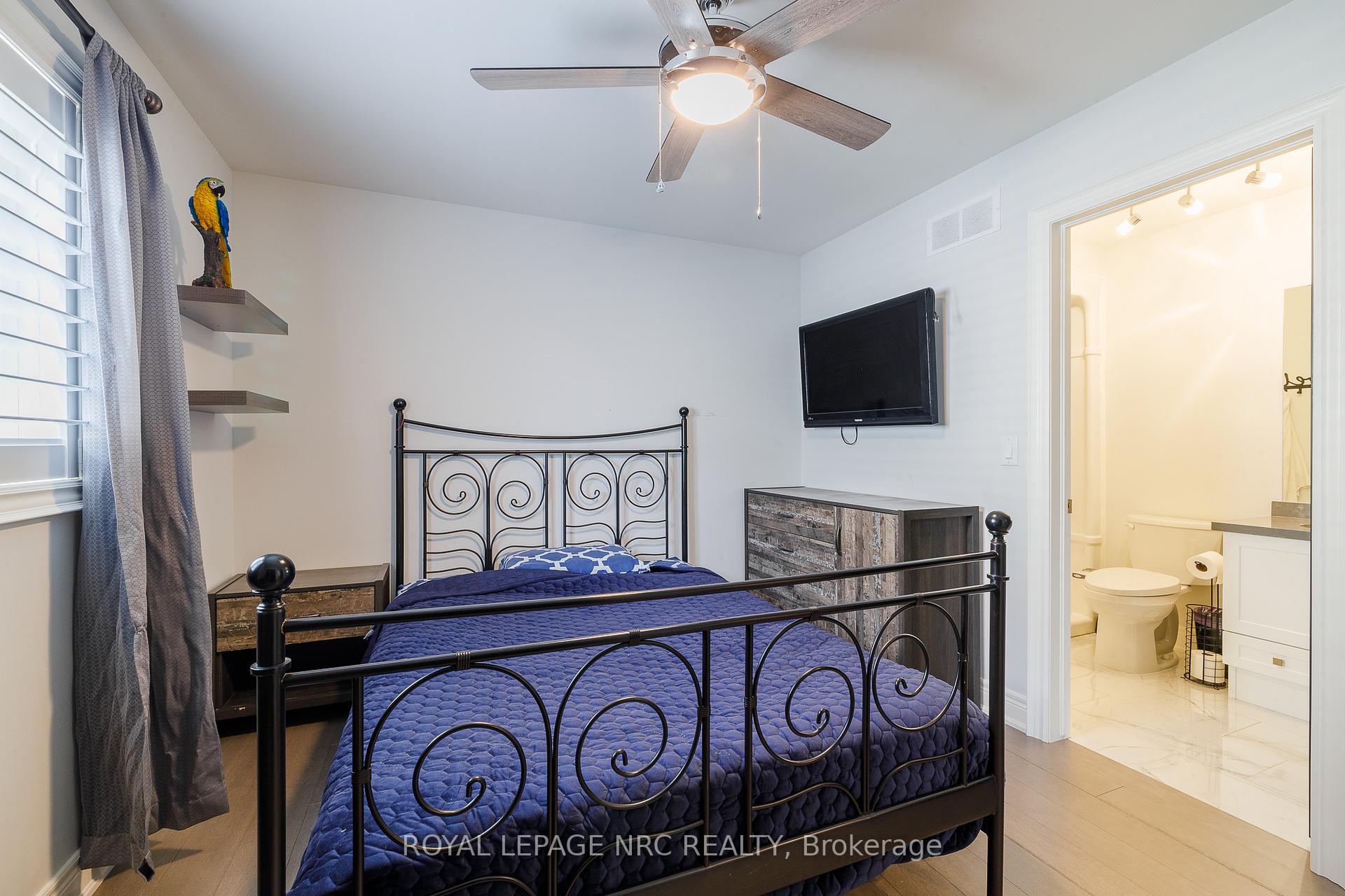 Photo 32 of 7126 Parsa Street, Niagara Falls, Brown — HOMEH