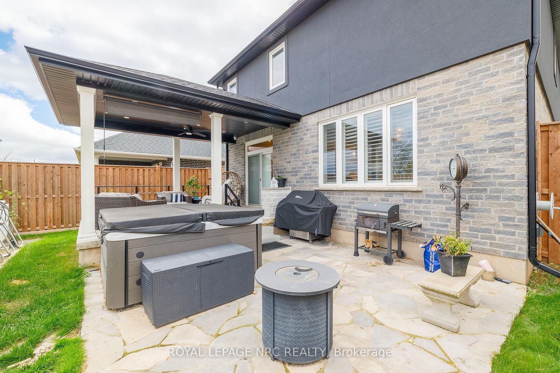 Photo 38 of 7126 Parsa Street, Niagara Falls, Brown — HOMEH