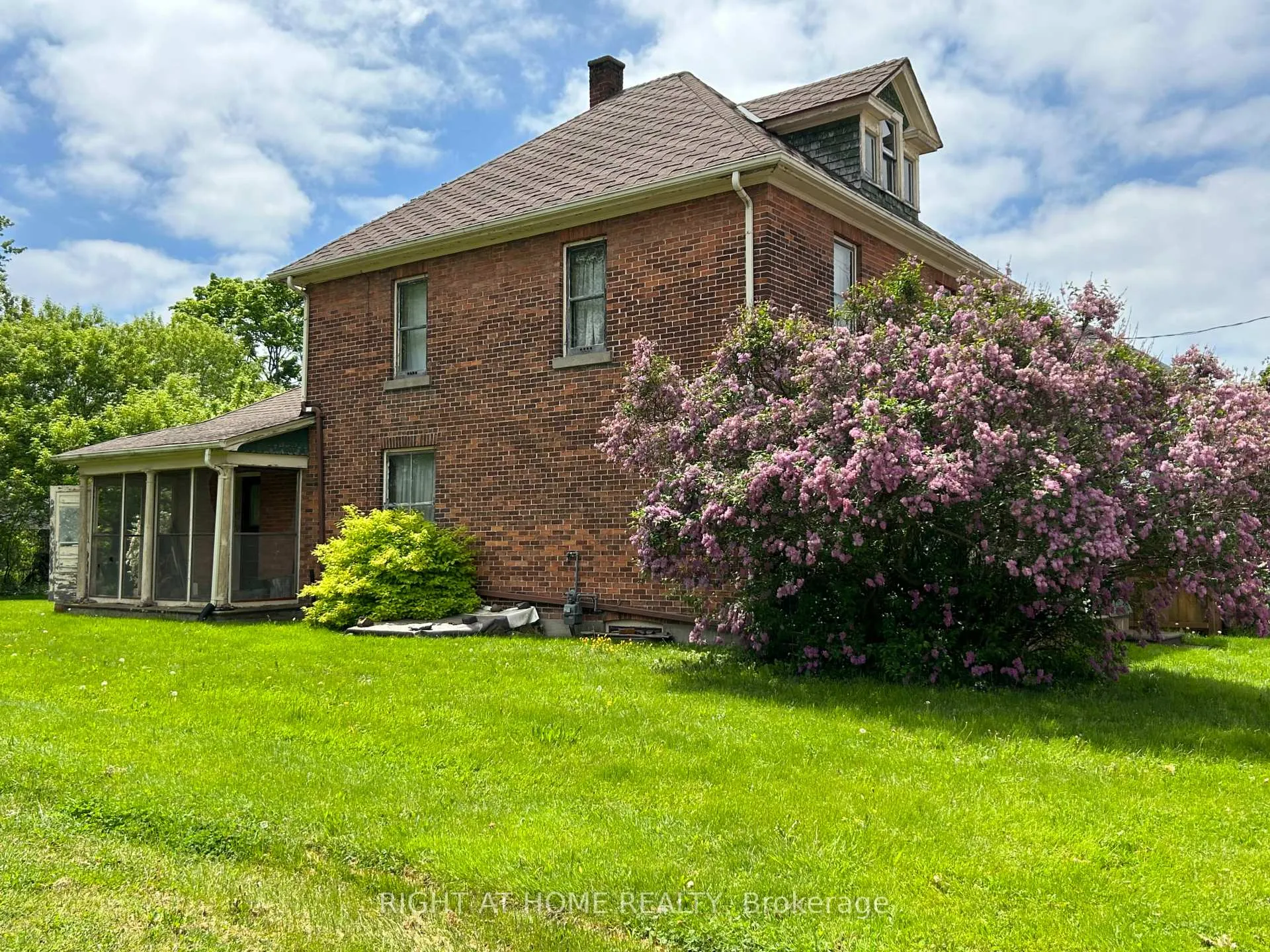 Photo 4 of 58 Neff Street, Port Colborne, Main Street — HOMEH