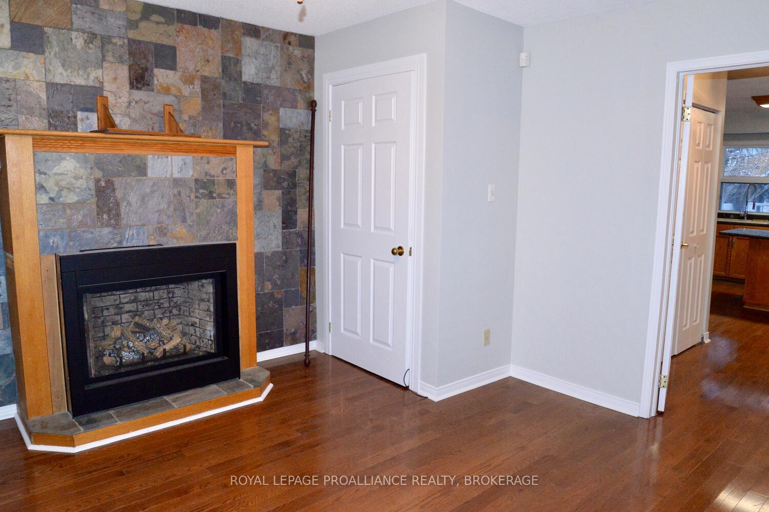 Photo 4 of 16 James Street, Kingston, East of Sir John A. Blvd — HOMEH