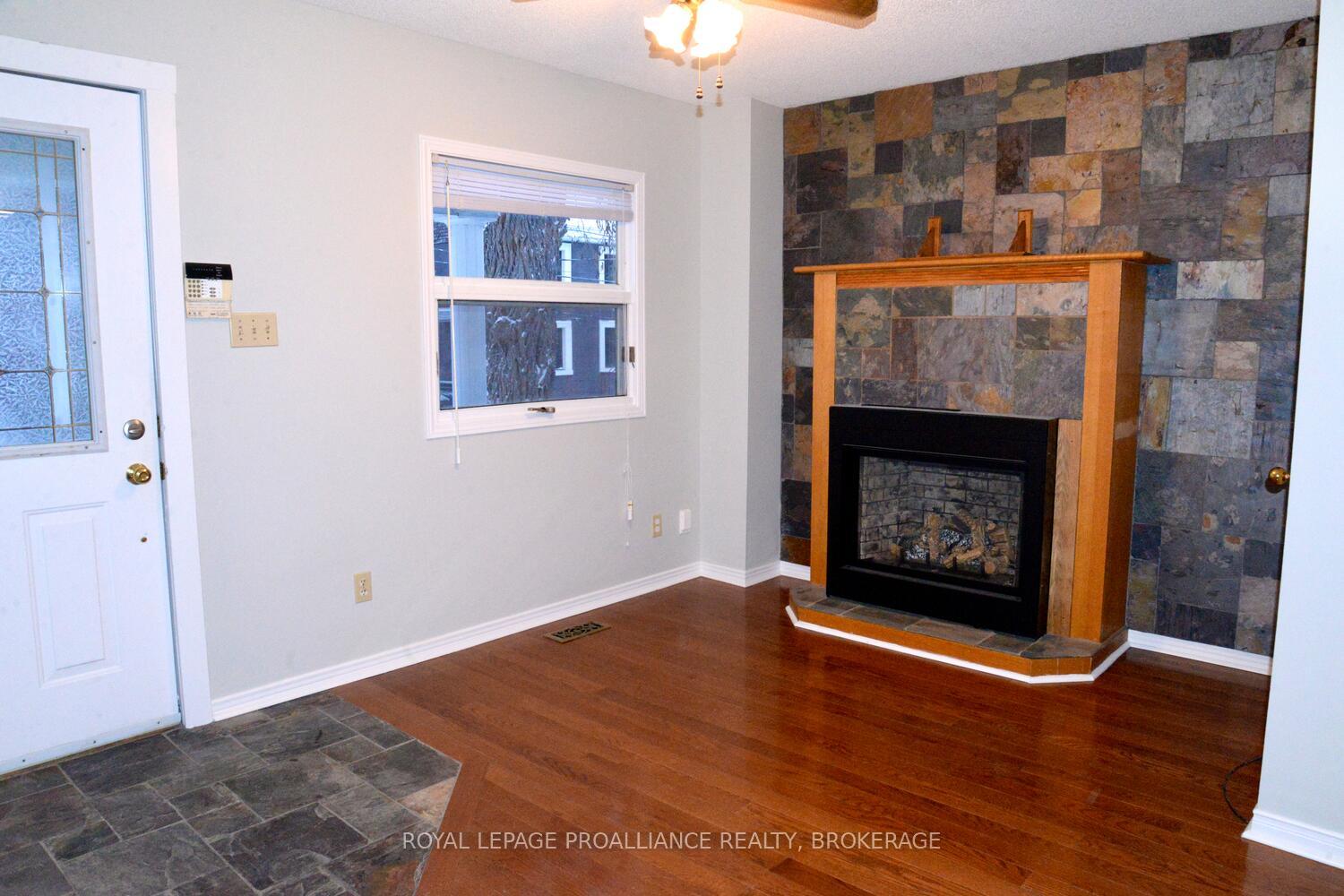 Photo 5 of 16 James Street, Kingston, East of Sir John A. Blvd — HOMEH