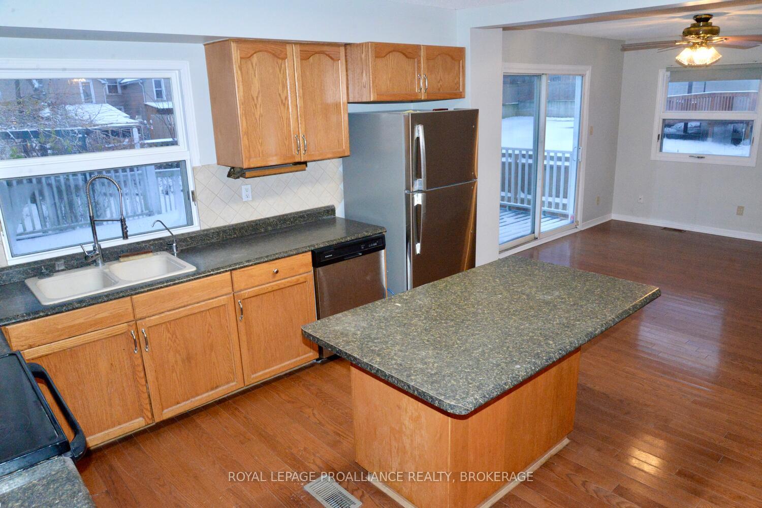 Photo 9 of 16 James Street, Kingston, East of Sir John A. Blvd — HOMEH