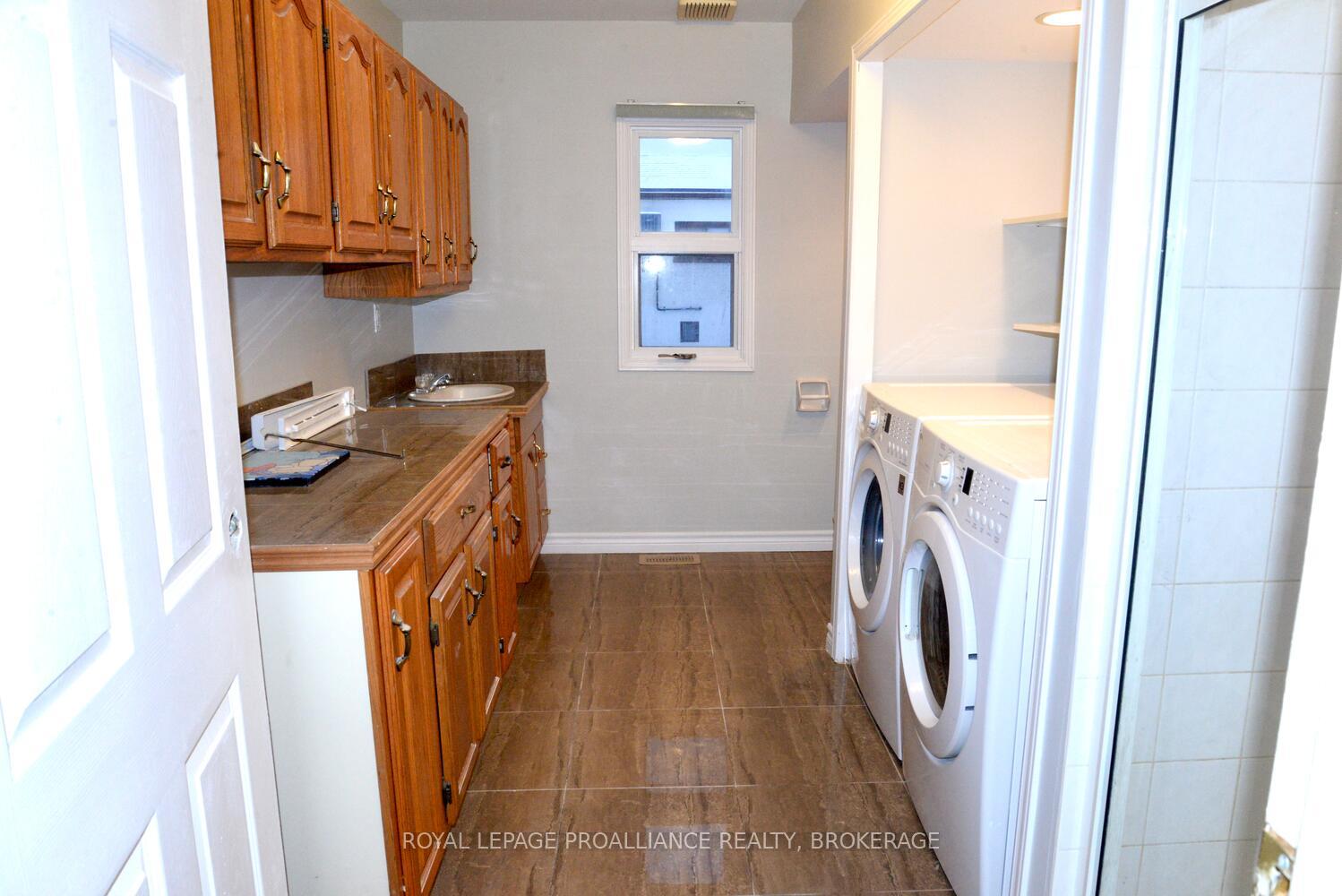 Photo 11 of 16 James Street, Kingston, East of Sir John A. Blvd — HOMEH