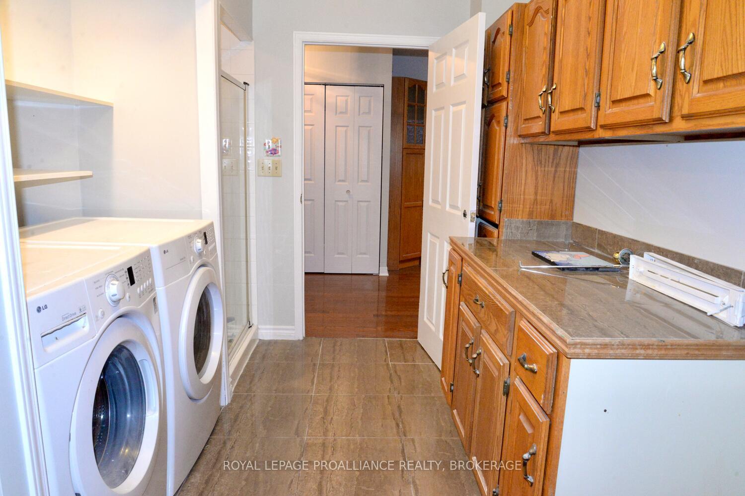 Photo 13 of 16 James Street, Kingston, East of Sir John A. Blvd — HOMEH