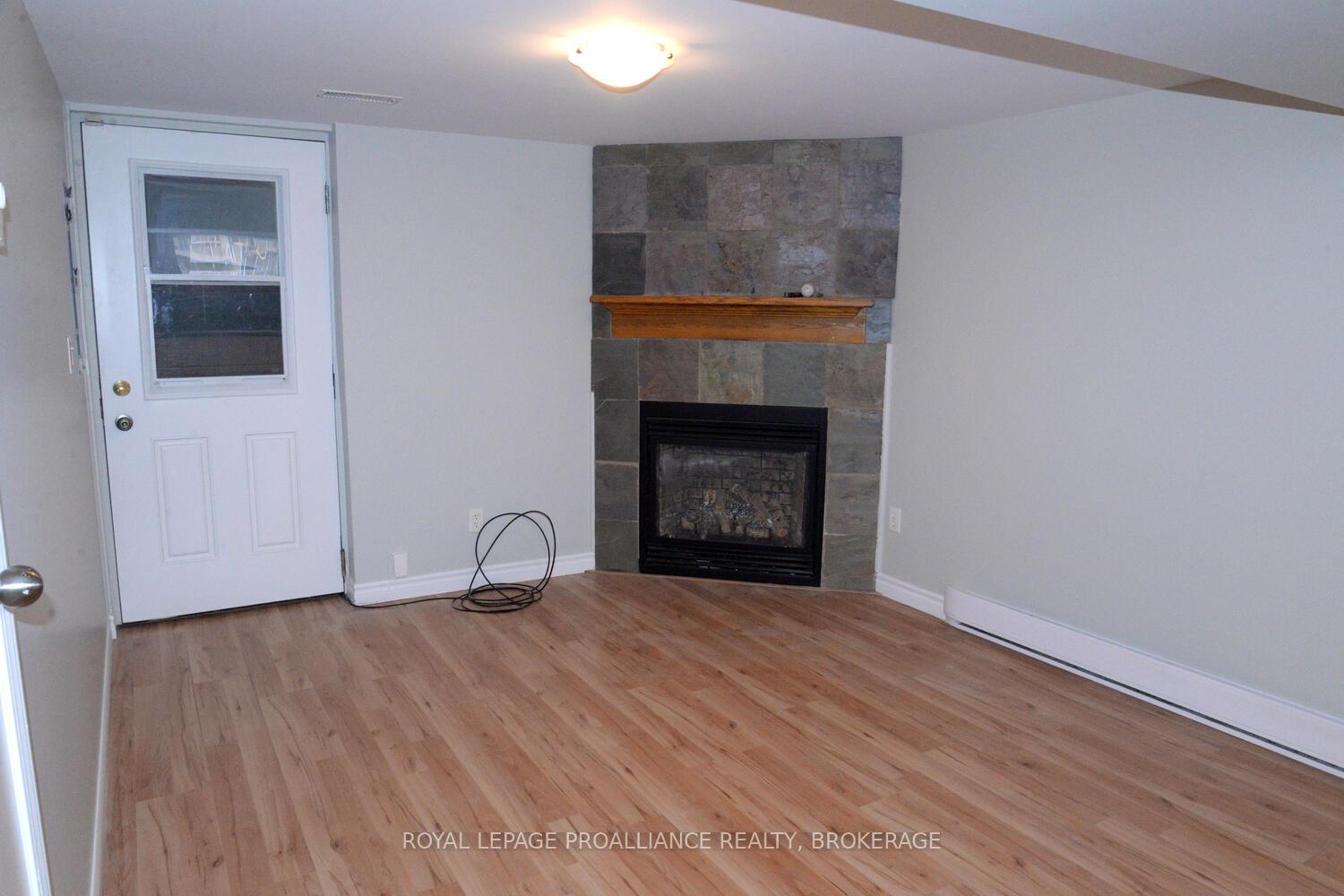Photo 26 of 16 James Street, Kingston, East of Sir John A. Blvd — HOMEH