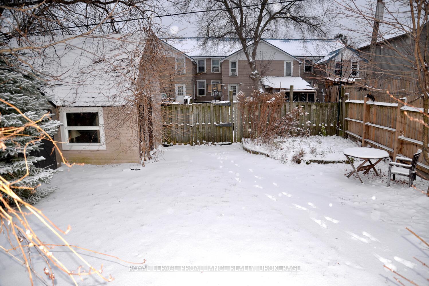 Photo 35 of 16 James Street, Kingston, East of Sir John A. Blvd — HOMEH