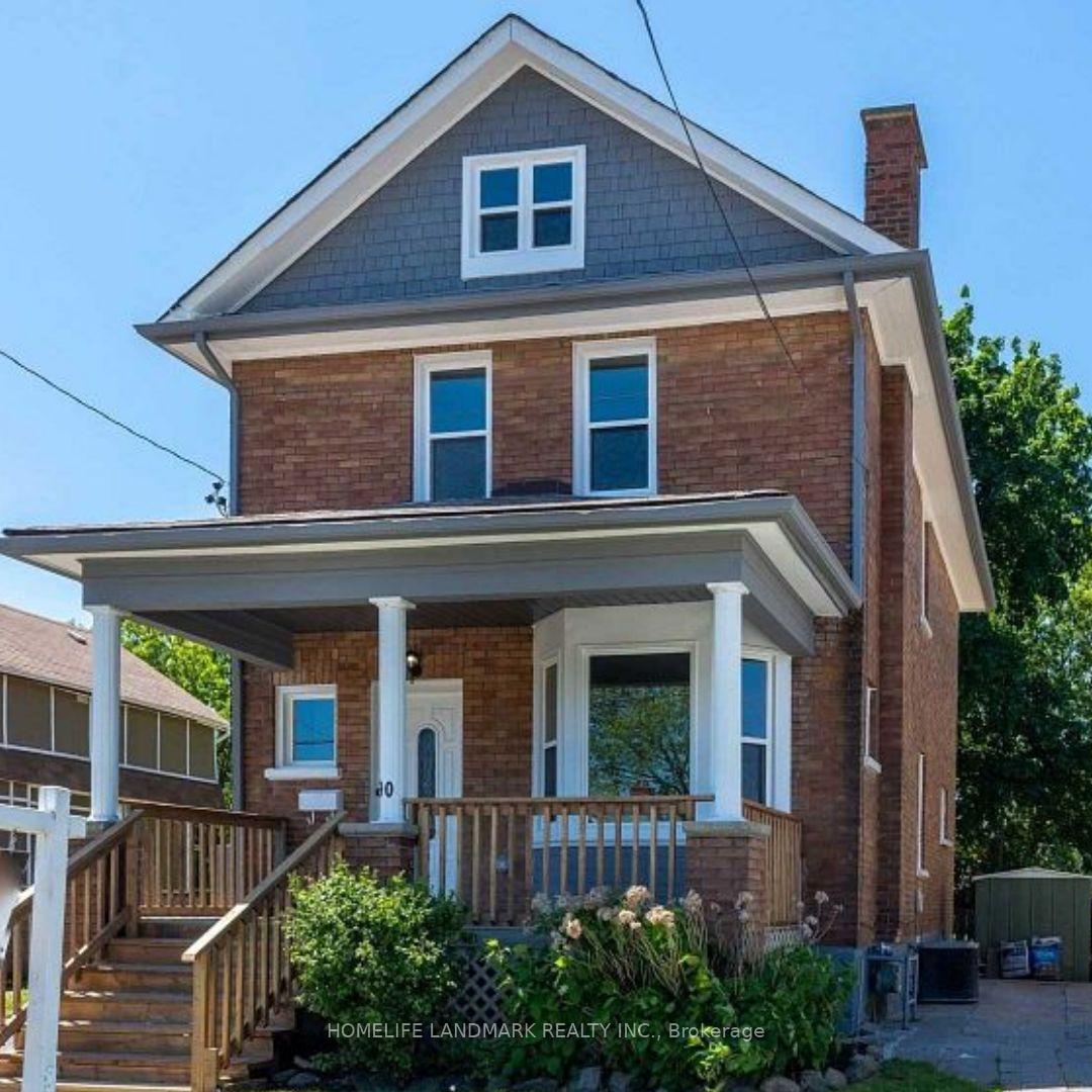 Front of 90 Park Road S