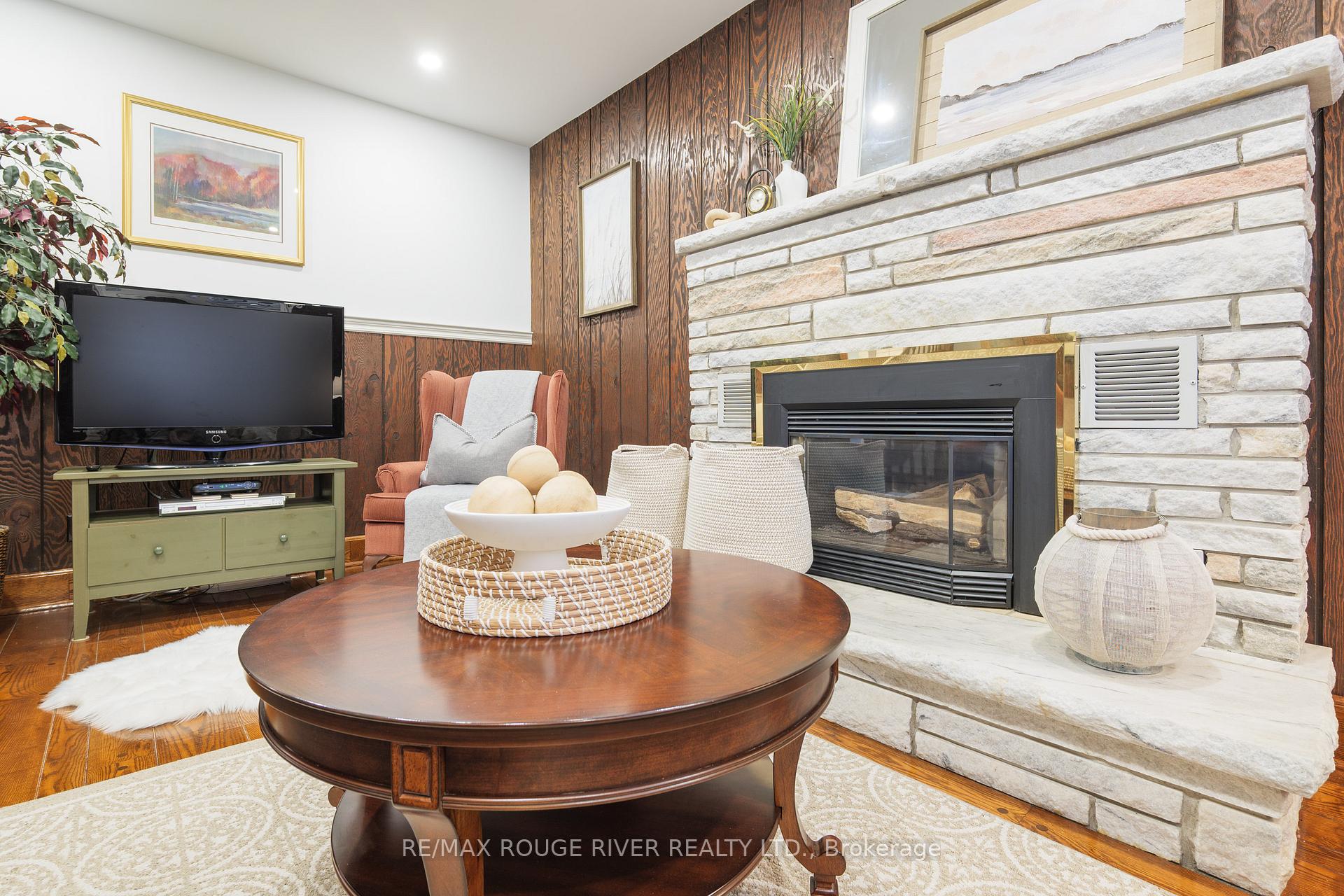 Photo 17 of 1830 Post Drive, Pickering, Amberlea — HOMEH
