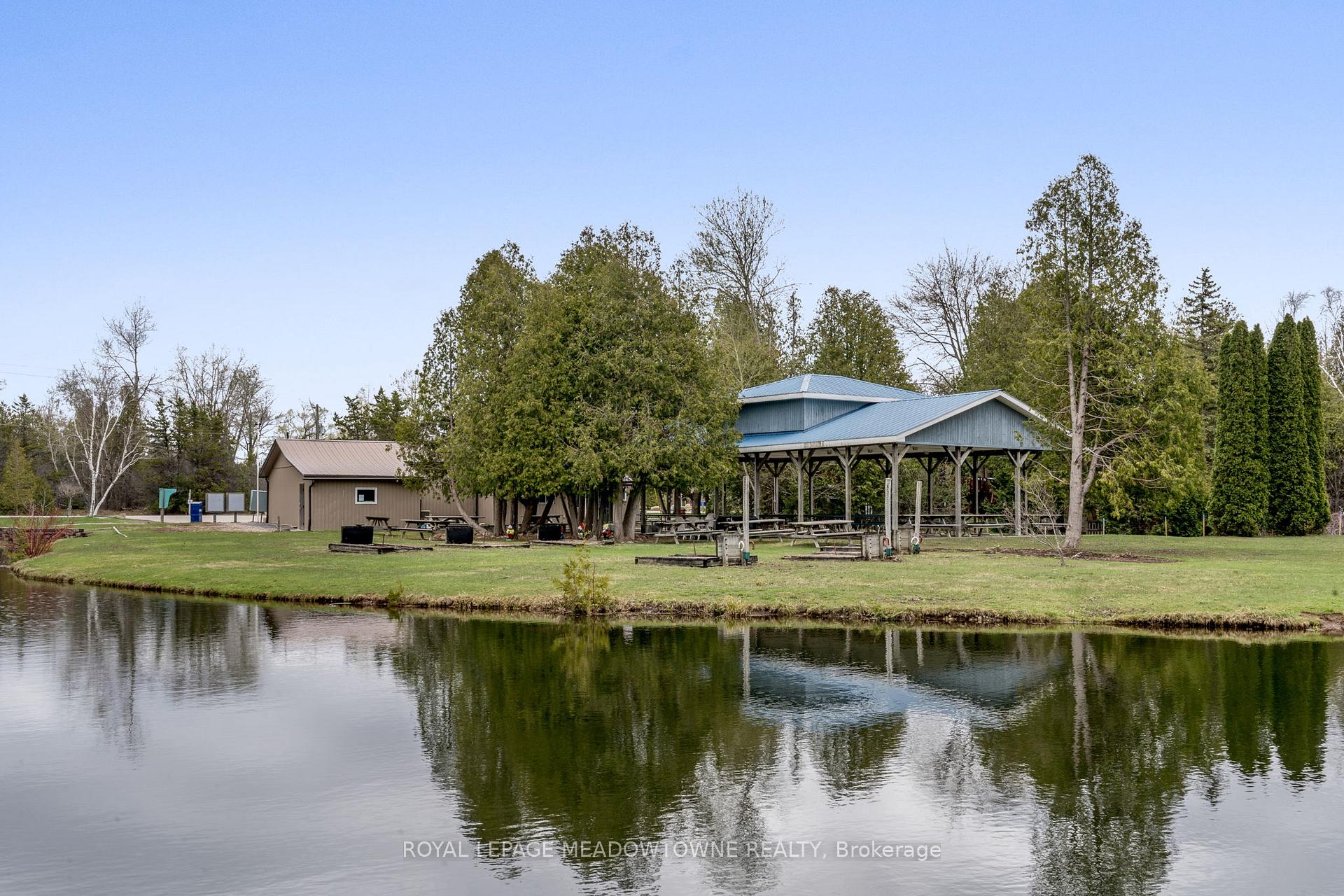 Photo 3 of 17 Millcreek Road, Puslinch, Rural Puslinch East — HOMEH