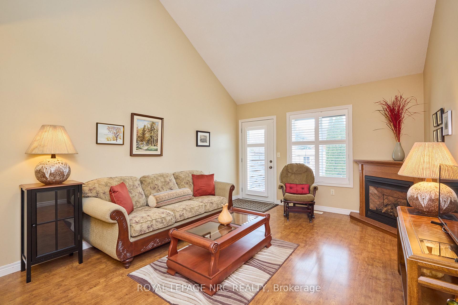 Photo 15 of 37 Maple Street, Port Colborne, Sugarloaf — HOMEH
