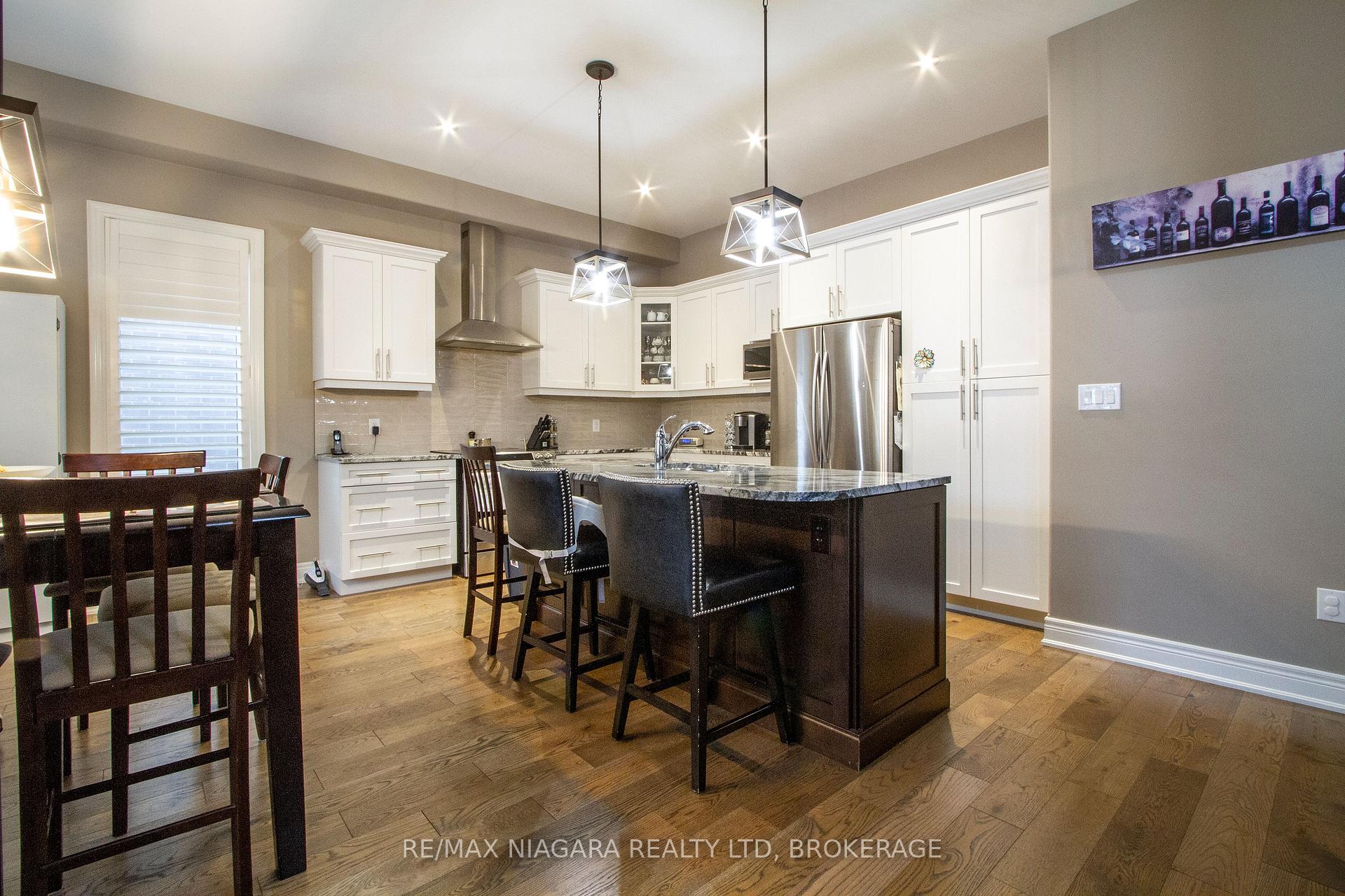 Photo 12 of 7174 Optimist Lane, Niagara Falls, Morrison — HOMEH