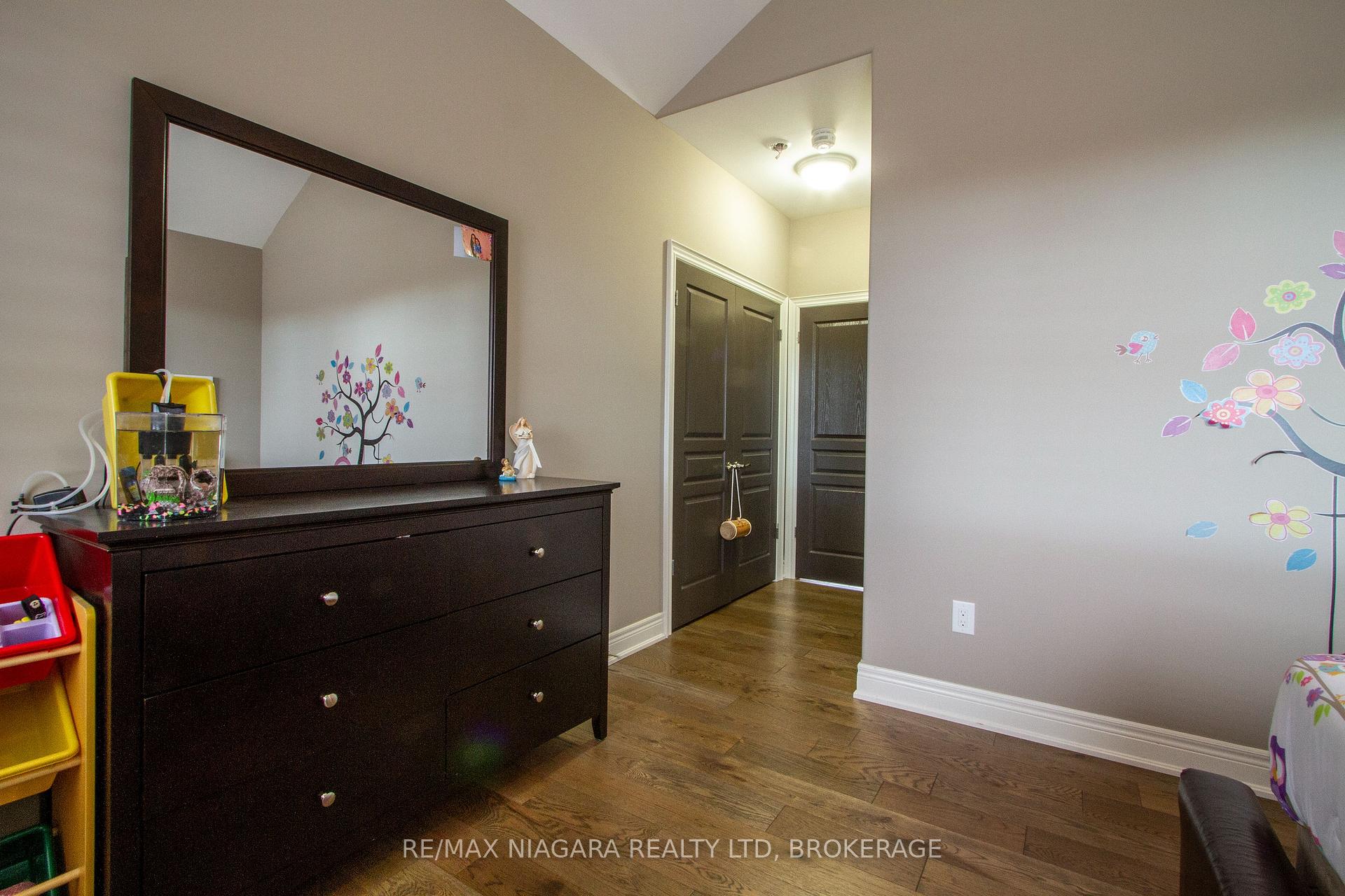 Photo 22 of 7174 Optimist Lane, Niagara Falls, Morrison — HOMEH