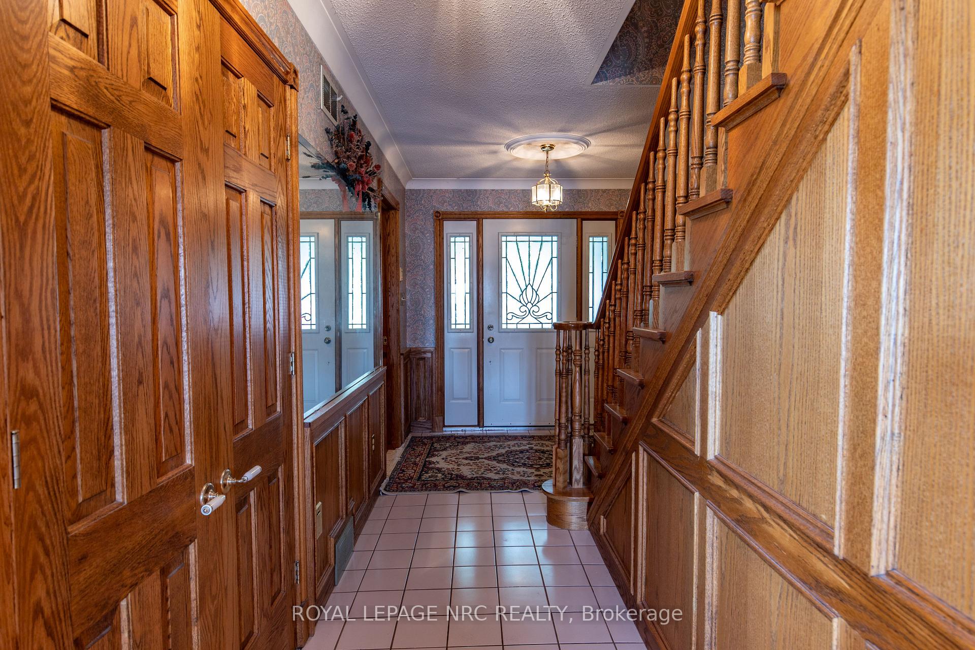 Photo 7 of 3 Elmvale Crescent, Port Colborne, Main Street — HOMEH
