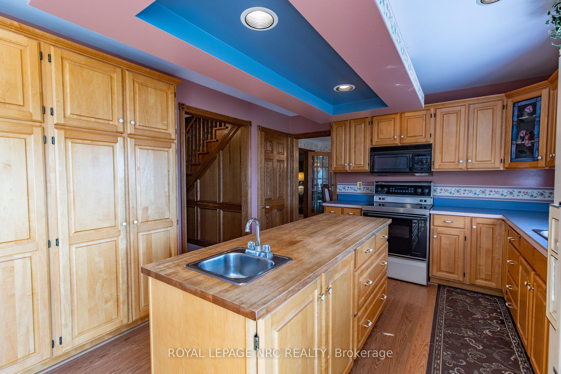 Photo 15 of 3 Elmvale Crescent, Port Colborne, Main Street — HOMEH