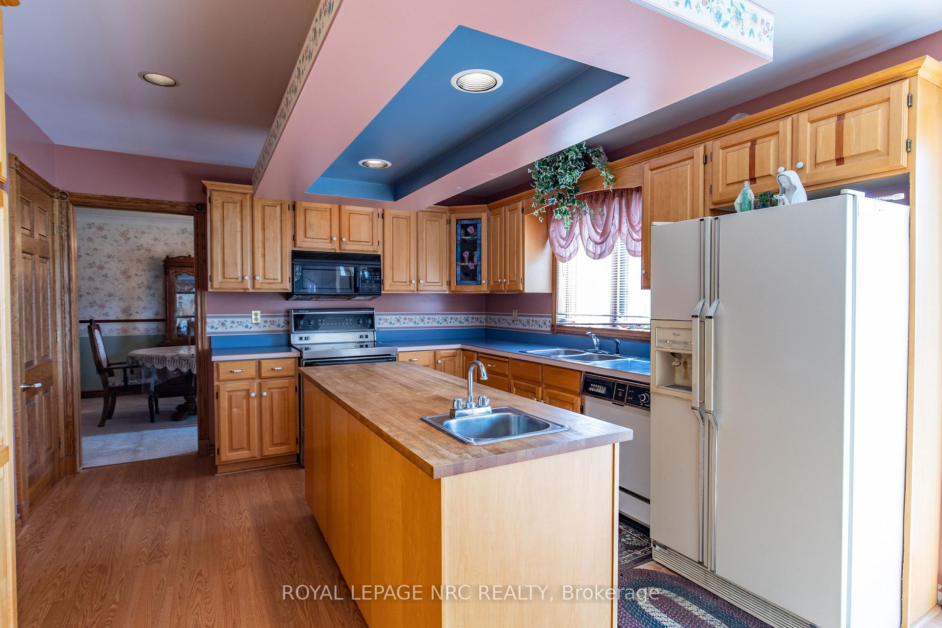 Photo 16 of 3 Elmvale Crescent, Port Colborne, Main Street — HOMEH
