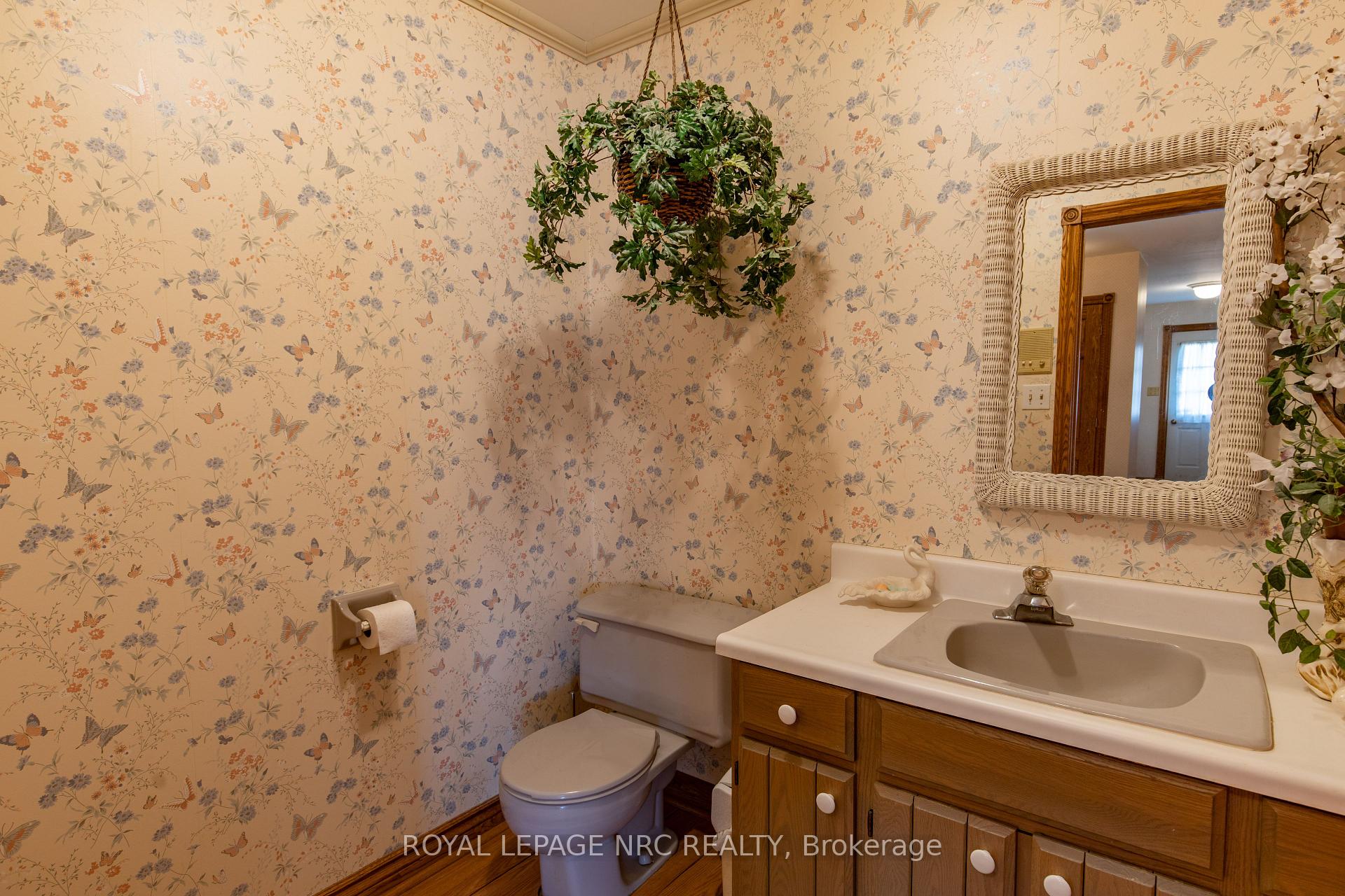 Photo 21 of 3 Elmvale Crescent, Port Colborne, Main Street — HOMEH