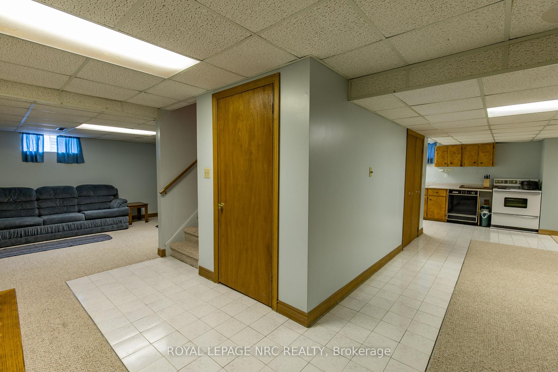 Photo 31 of 3 Elmvale Crescent, Port Colborne, Main Street — HOMEH