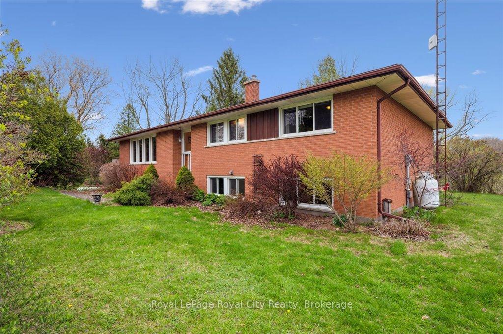 Photo 3 of 4540 20 Side Road N, Puslinch, Rural Puslinch West — HOMEH