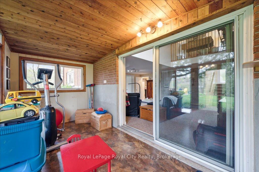 Photo 15 of 4540 20 Side Road N, Puslinch, Rural Puslinch West — HOMEH