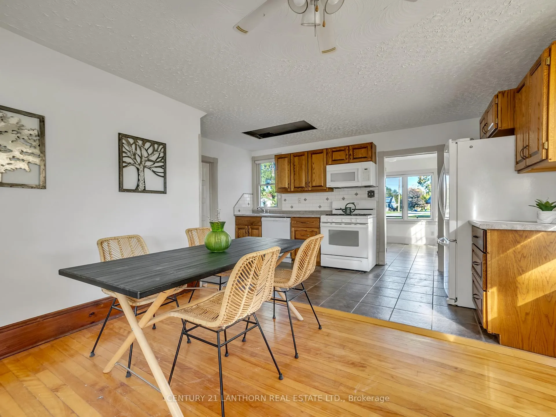 Photo 16 of 49 Consecon Street, Prince Edward County, Wellington Ward — HOMEH