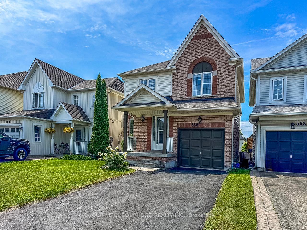 Photo 2 of 558 Brasswinds Trail, Oshawa, Pinecrest — HOMEH