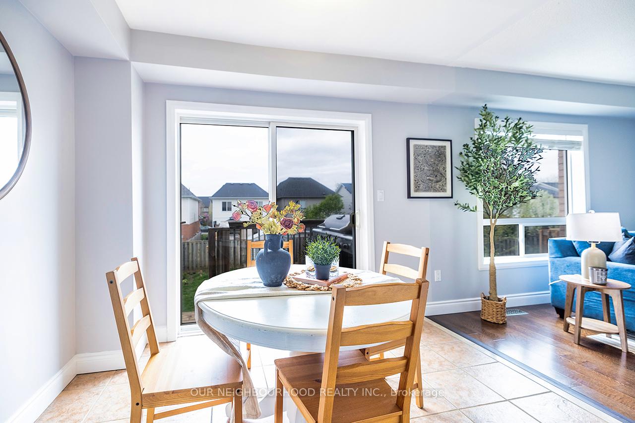 Photo 11 of 558 Brasswinds Trail, Oshawa, Pinecrest — HOMEH