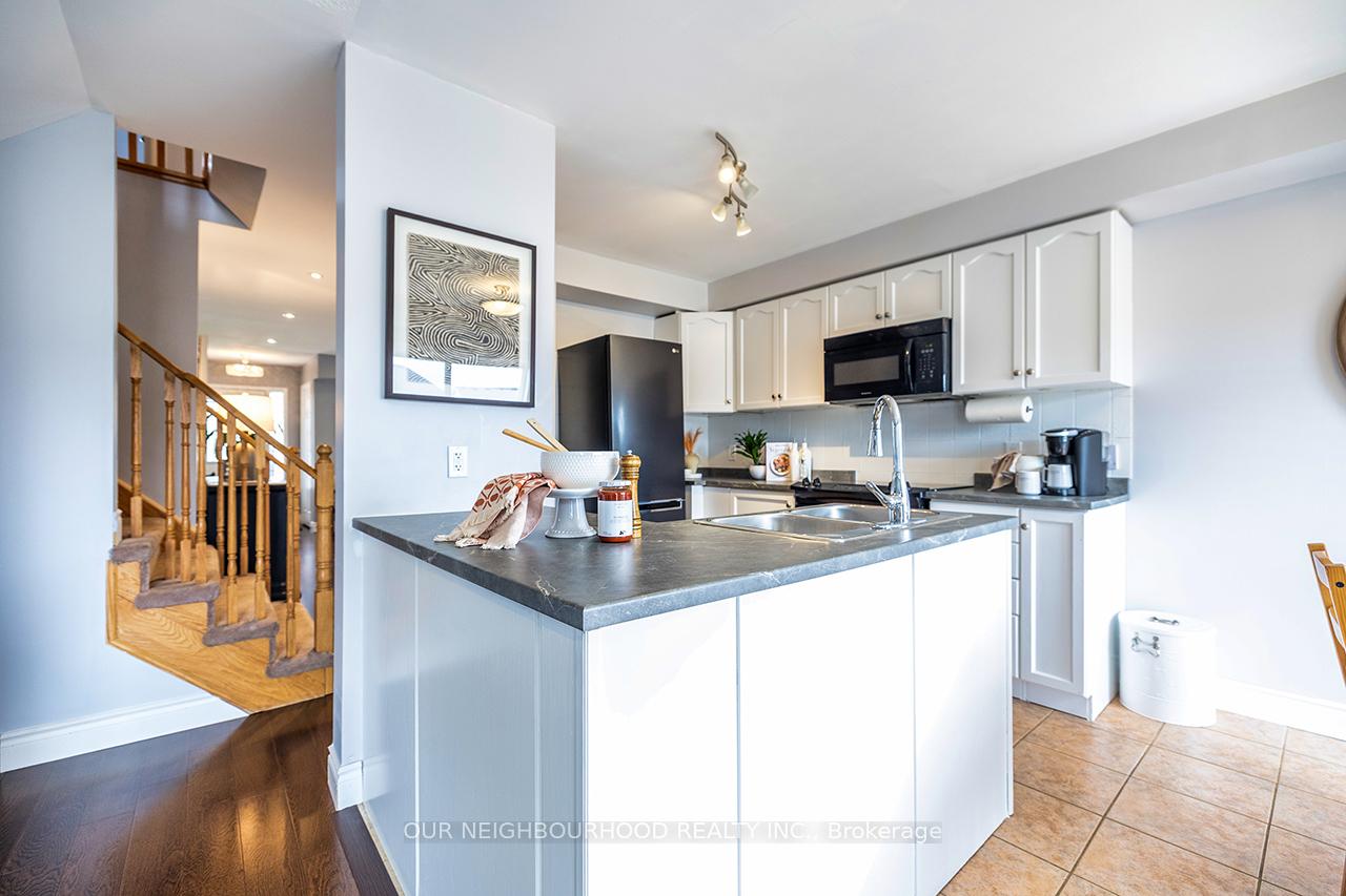 Photo 14 of 558 Brasswinds Trail, Oshawa, Pinecrest — HOMEH