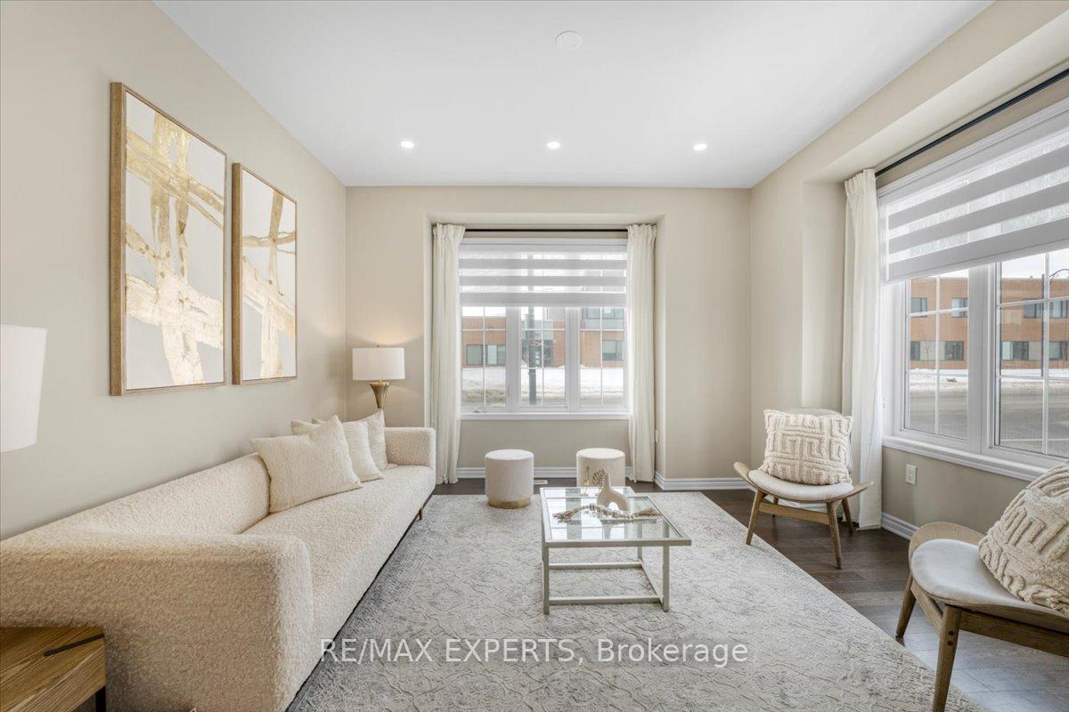 Photo 3 of 668 Kennedy Circle W, Milton, Cobban — HOMEH