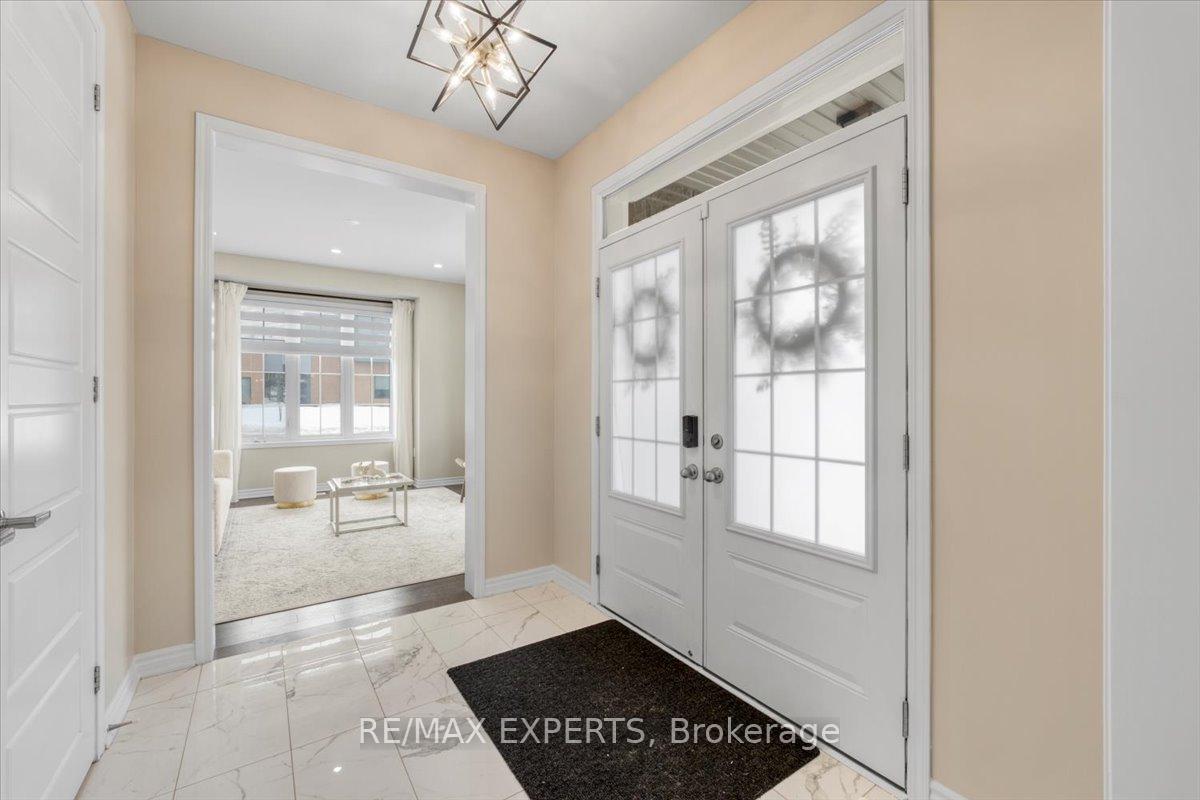 Photo 6 of 668 Kennedy Circle W, Milton, Cobban — HOMEH